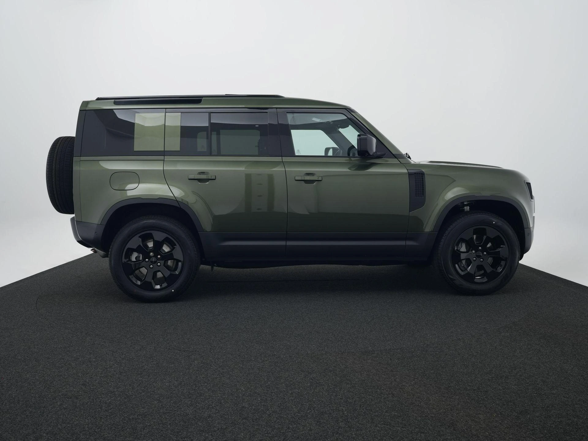 Land Rover-Defender-image-5