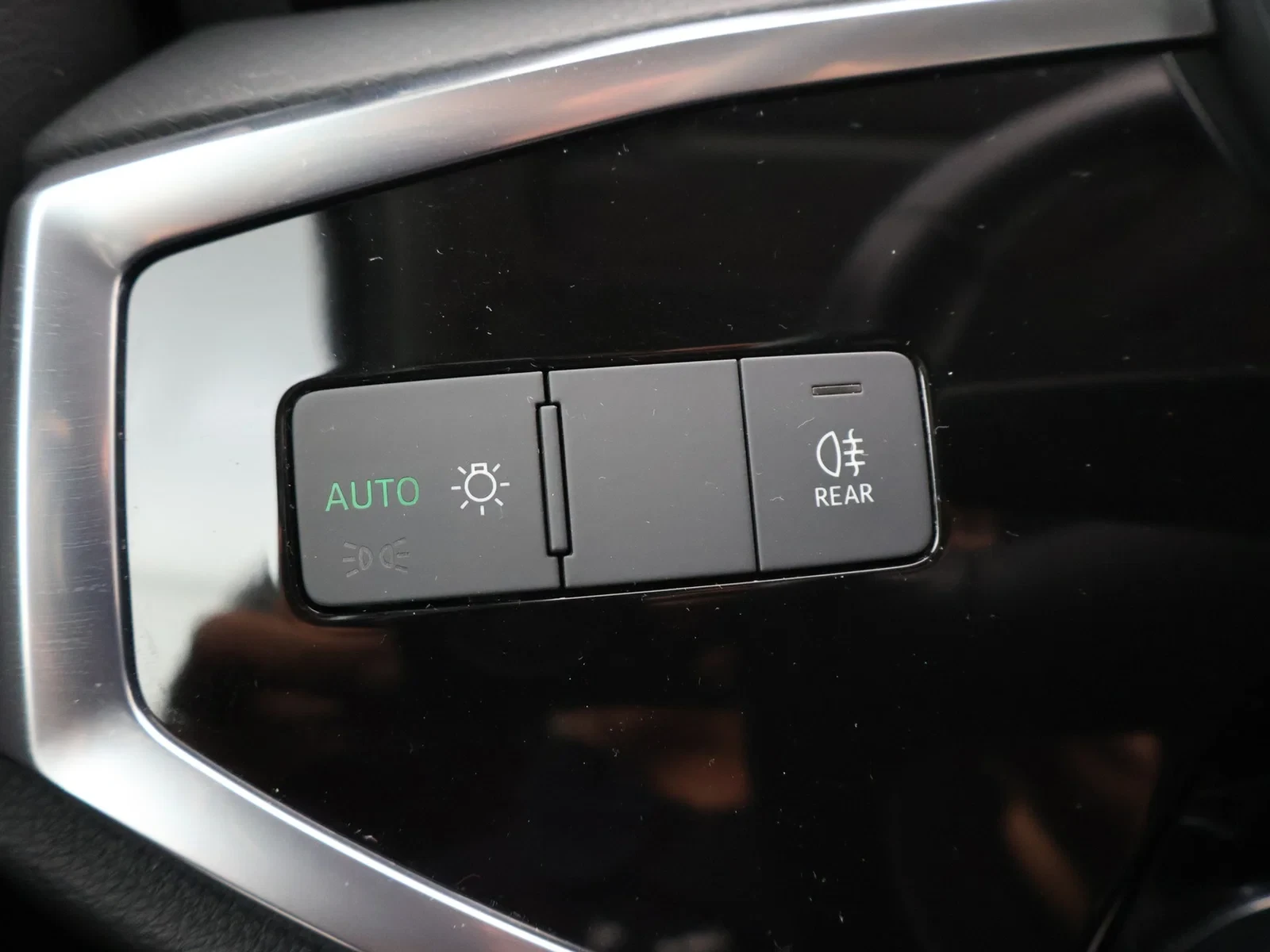 Audi Q3 PHEV Audi Q3 PHEV Attraction 45TFSIe 245PK *AUTOMAAT*SHADOW LOOK*CAMERA*PDC*CRUISE*NAVI*APP-CONNECT*...*