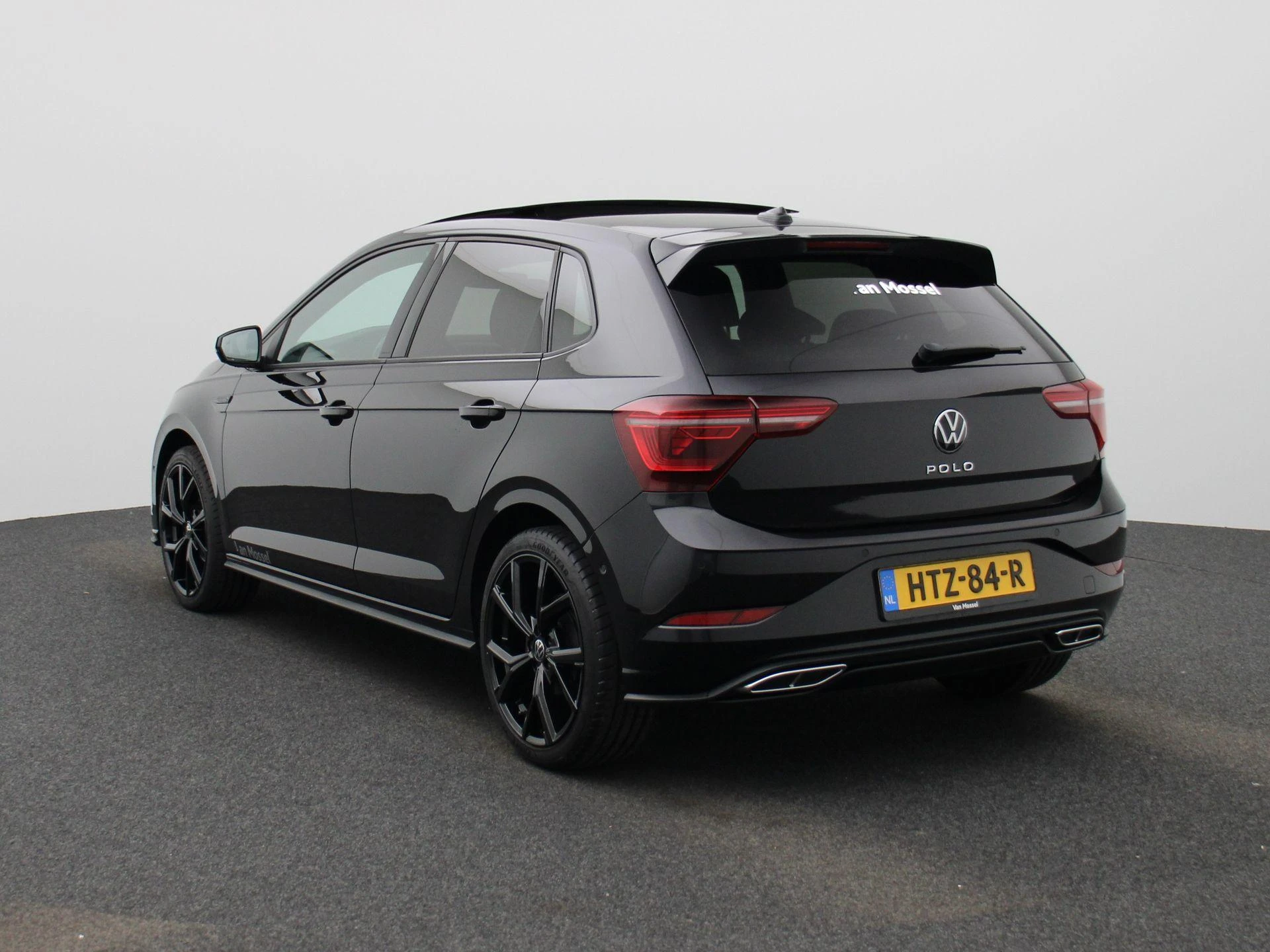 Volkswagen-Polo-image-1