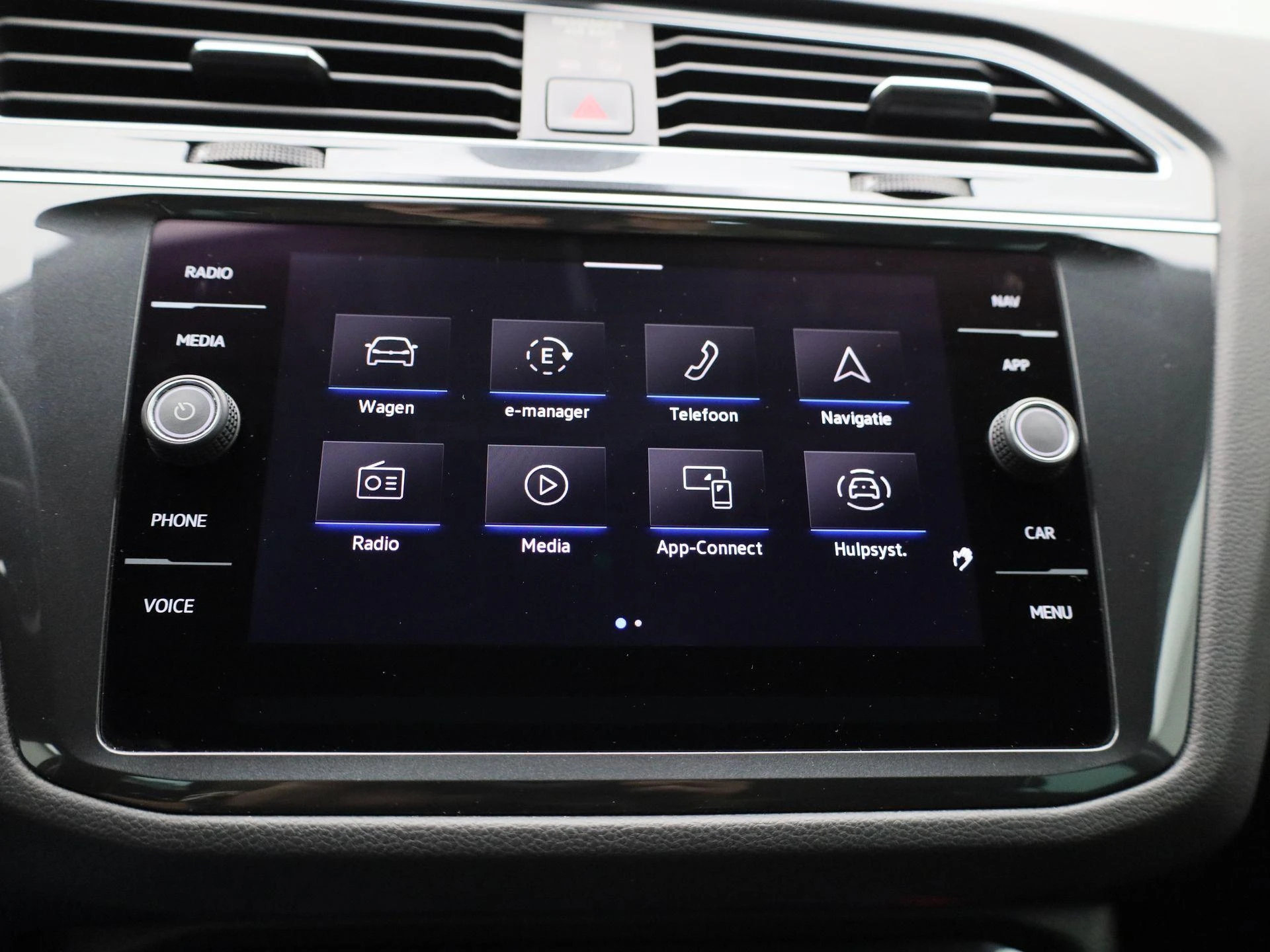 Volkswagen-Tiguan-image-28