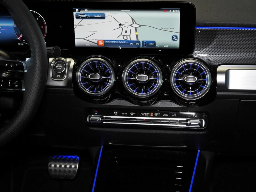 Mercedes-Benz-GLB 220 d-image-7