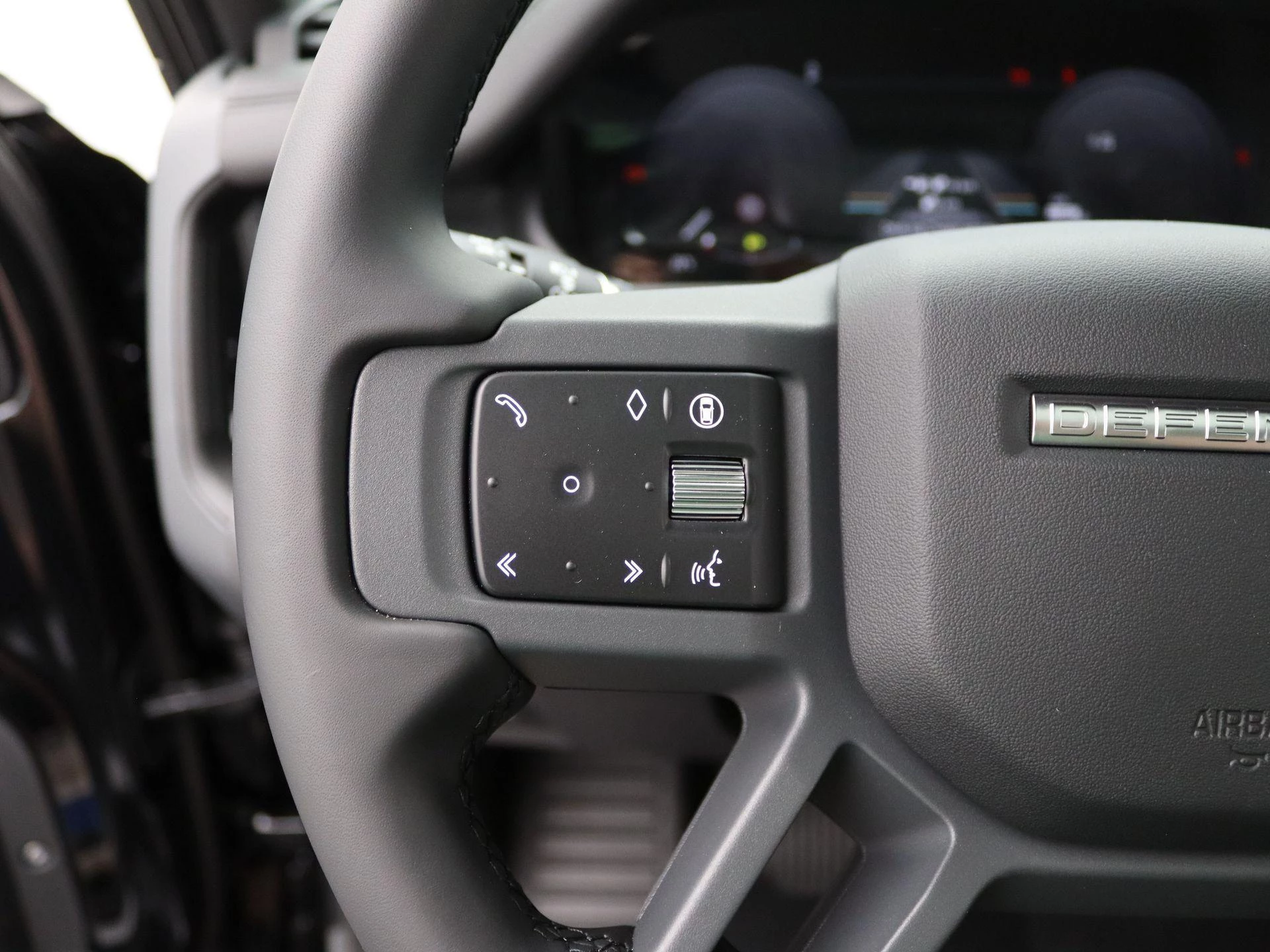 Land Rover-Defender-image-13