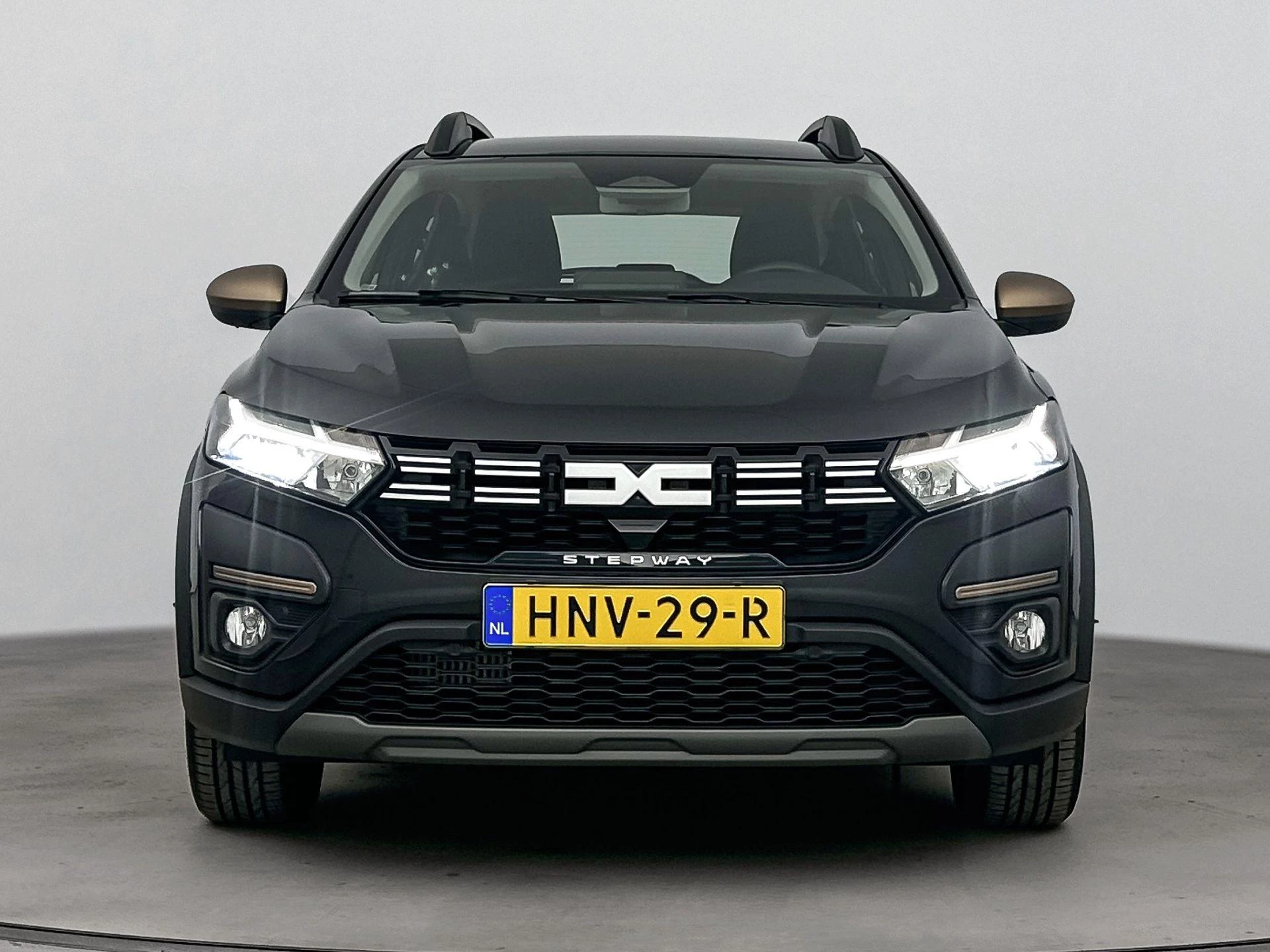 Dacia-Sandero Stepway-image-4