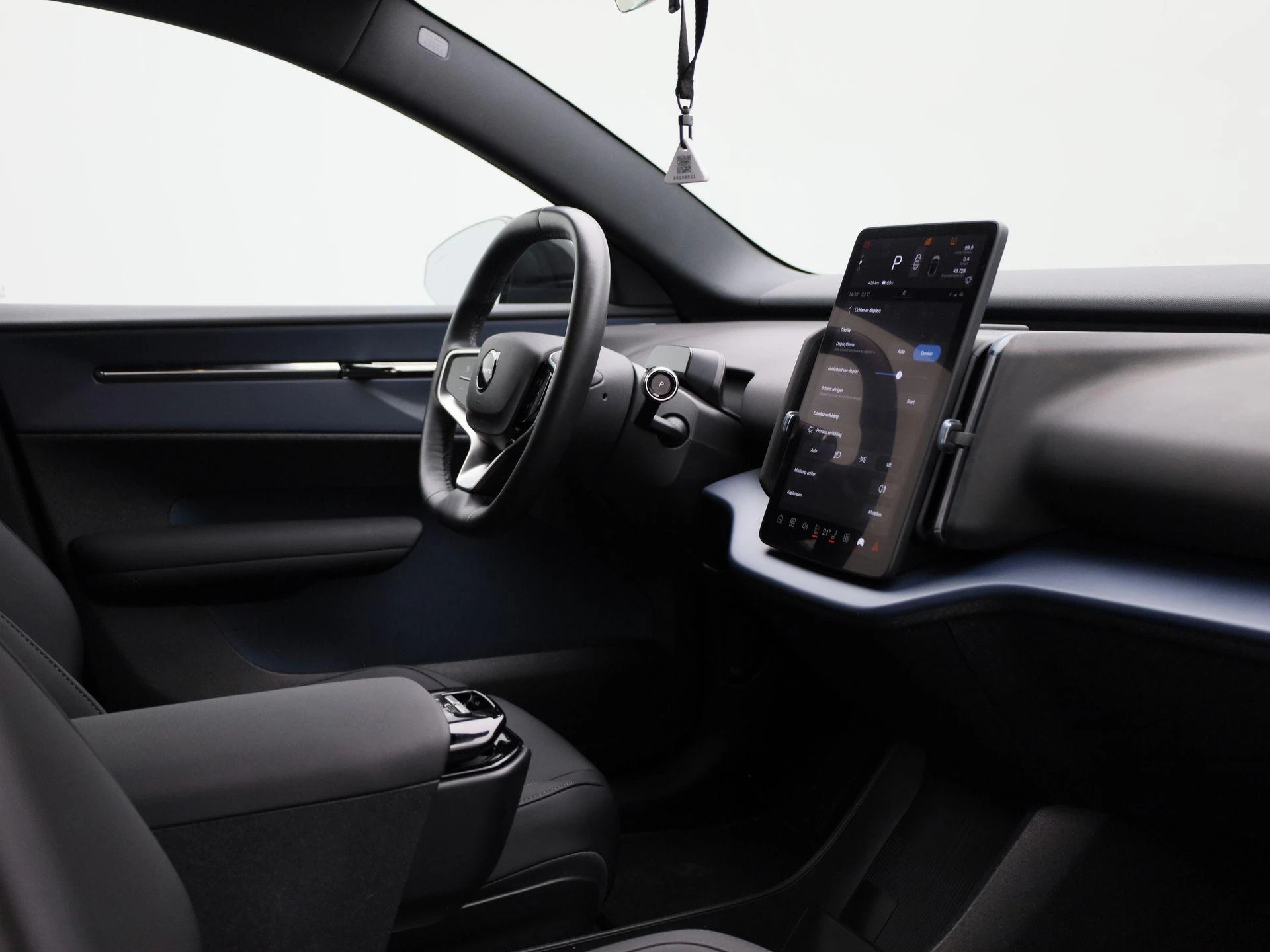 Volvo-EX30-image-28