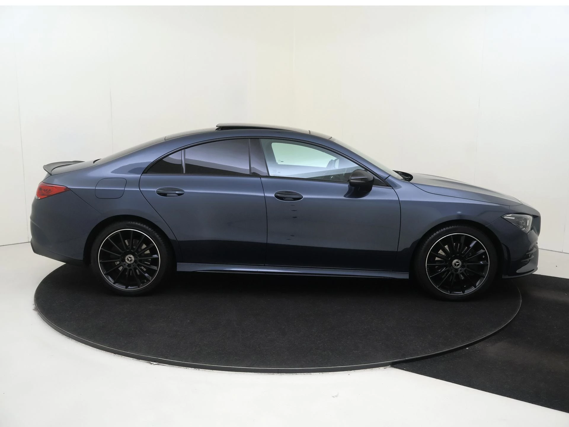Mercedes-Benz CLA 250 e Premium Plus