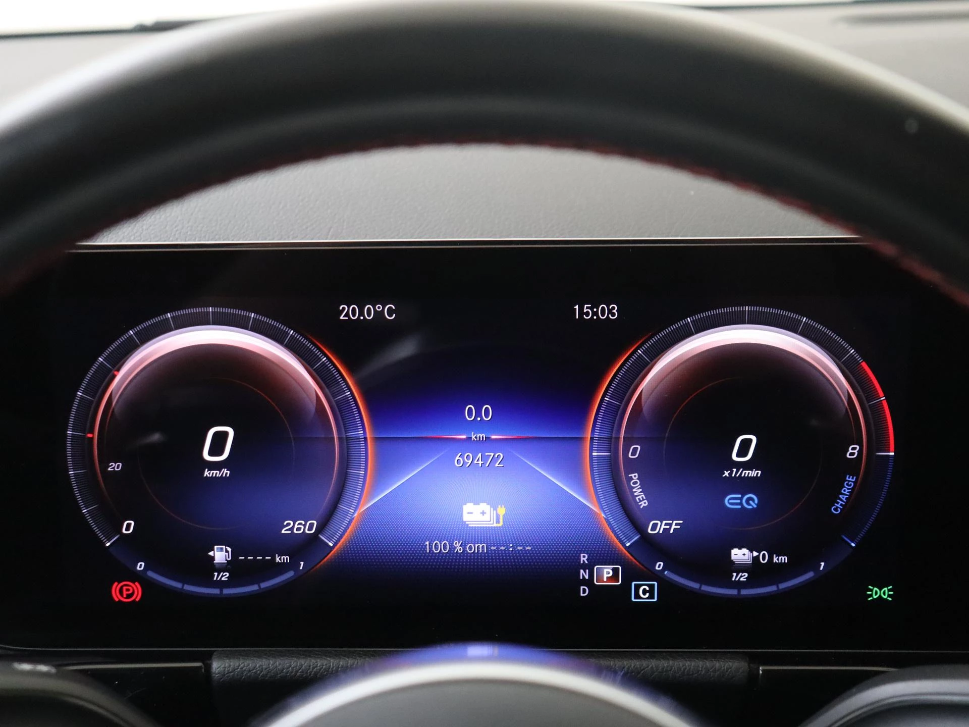 Mercedes-Benz-GLA-image-11