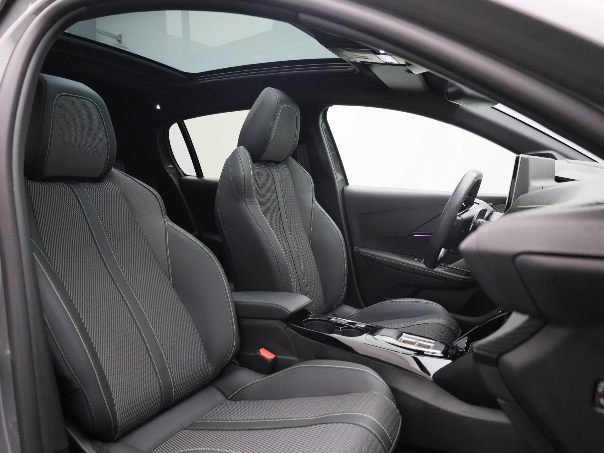 Peugeot-208-image-30