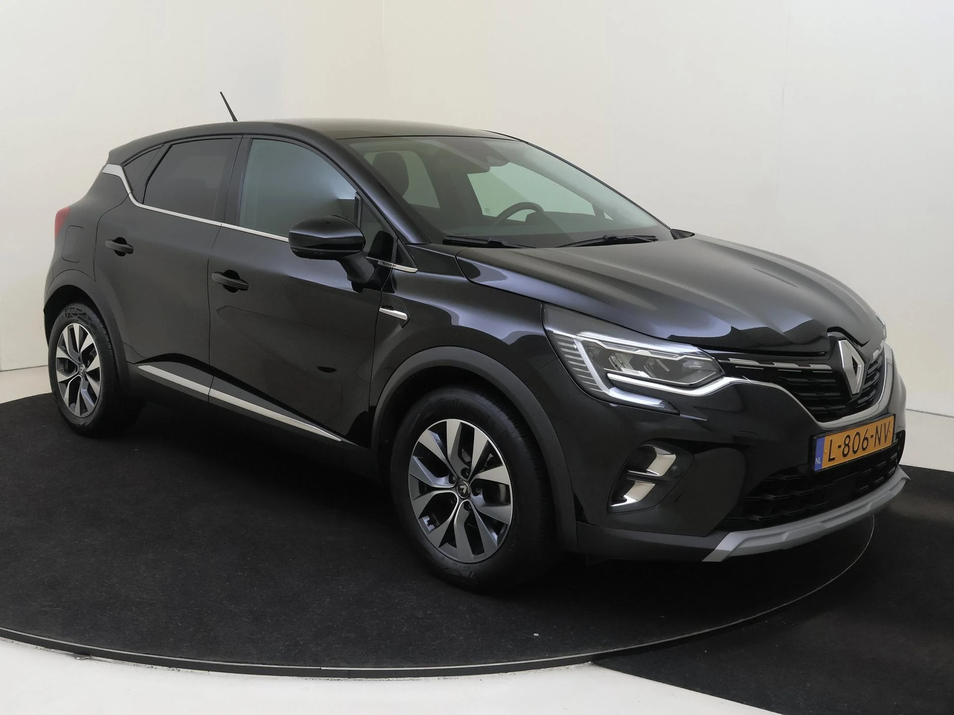Renault-Captur-image-2