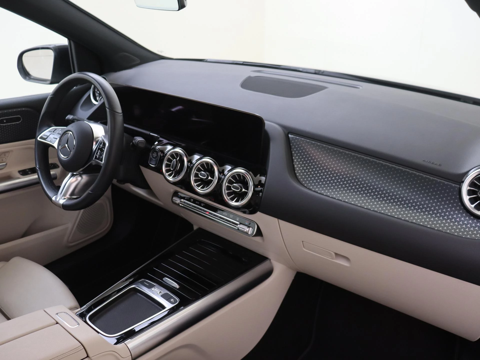 Mercedes-Benz-B-Klasse-image-9