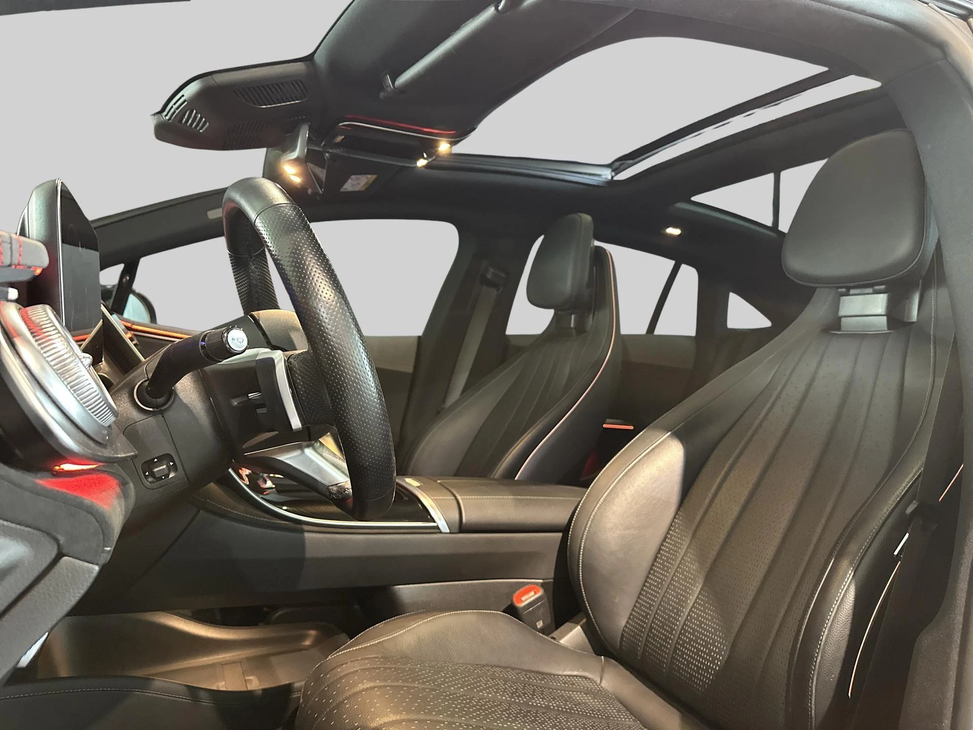 Mercedes-Benz-EQE-image-9