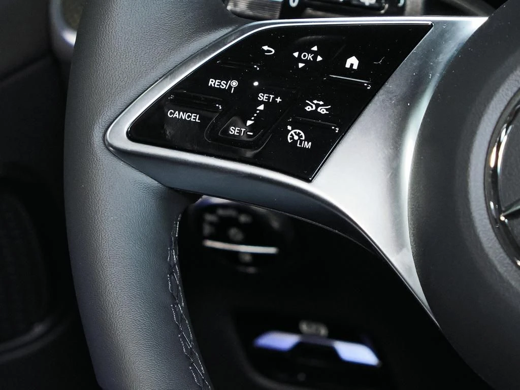 Mercedes-Benz-GLC 200 d-image-9