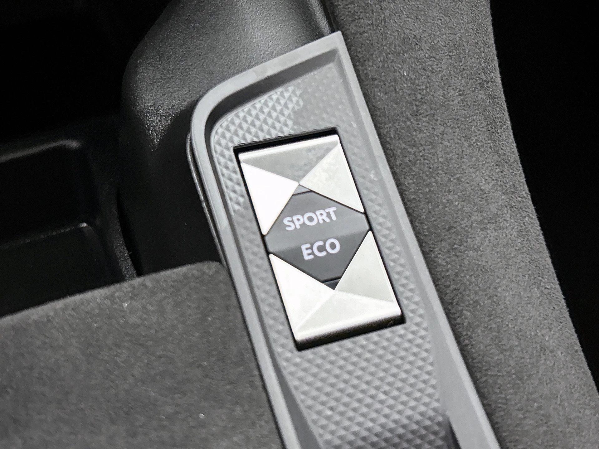 DS DS 7 Crossback 1.6 PureTech Performance Line