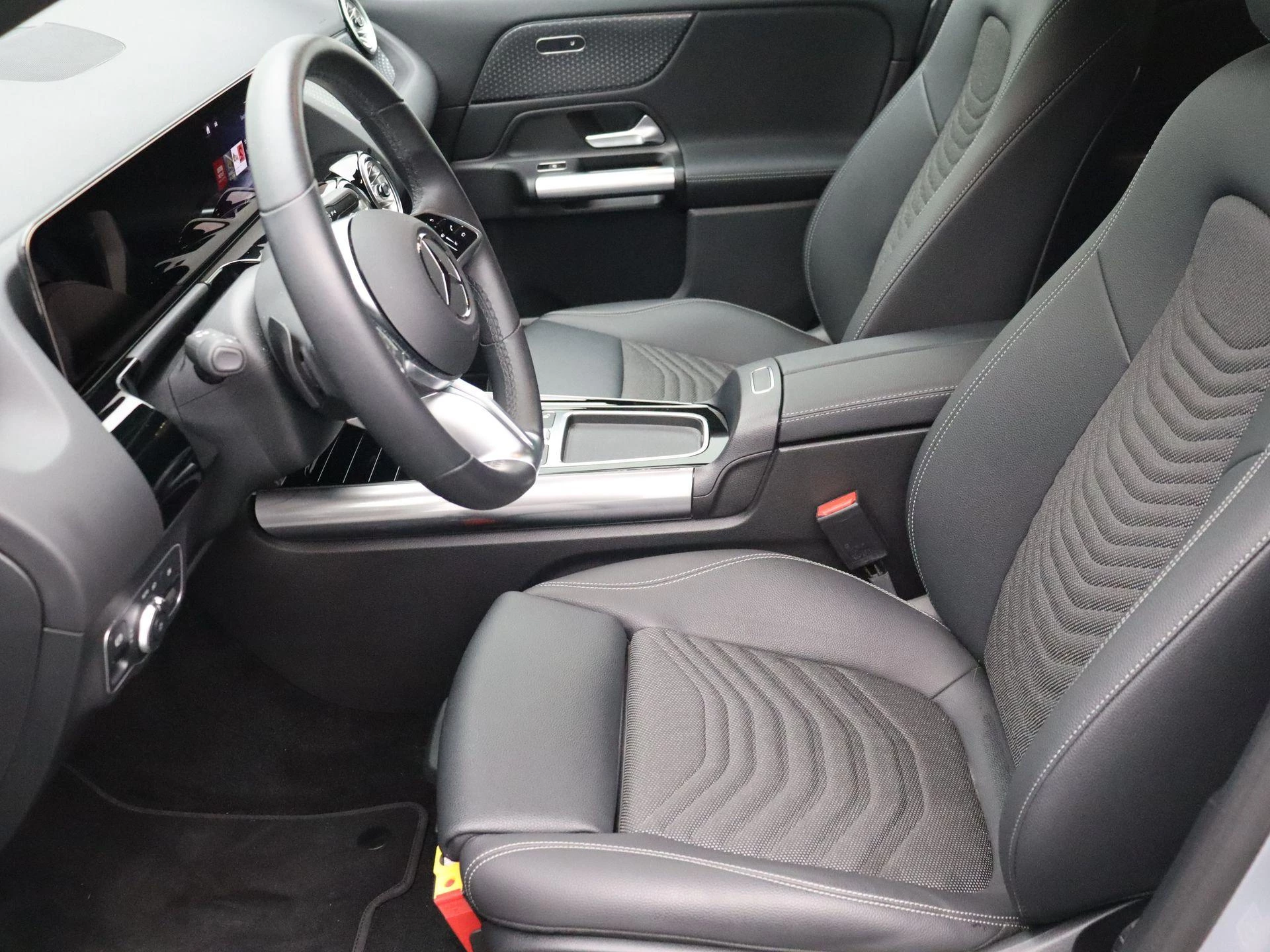 Mercedes-Benz EQA 250+ Business Line