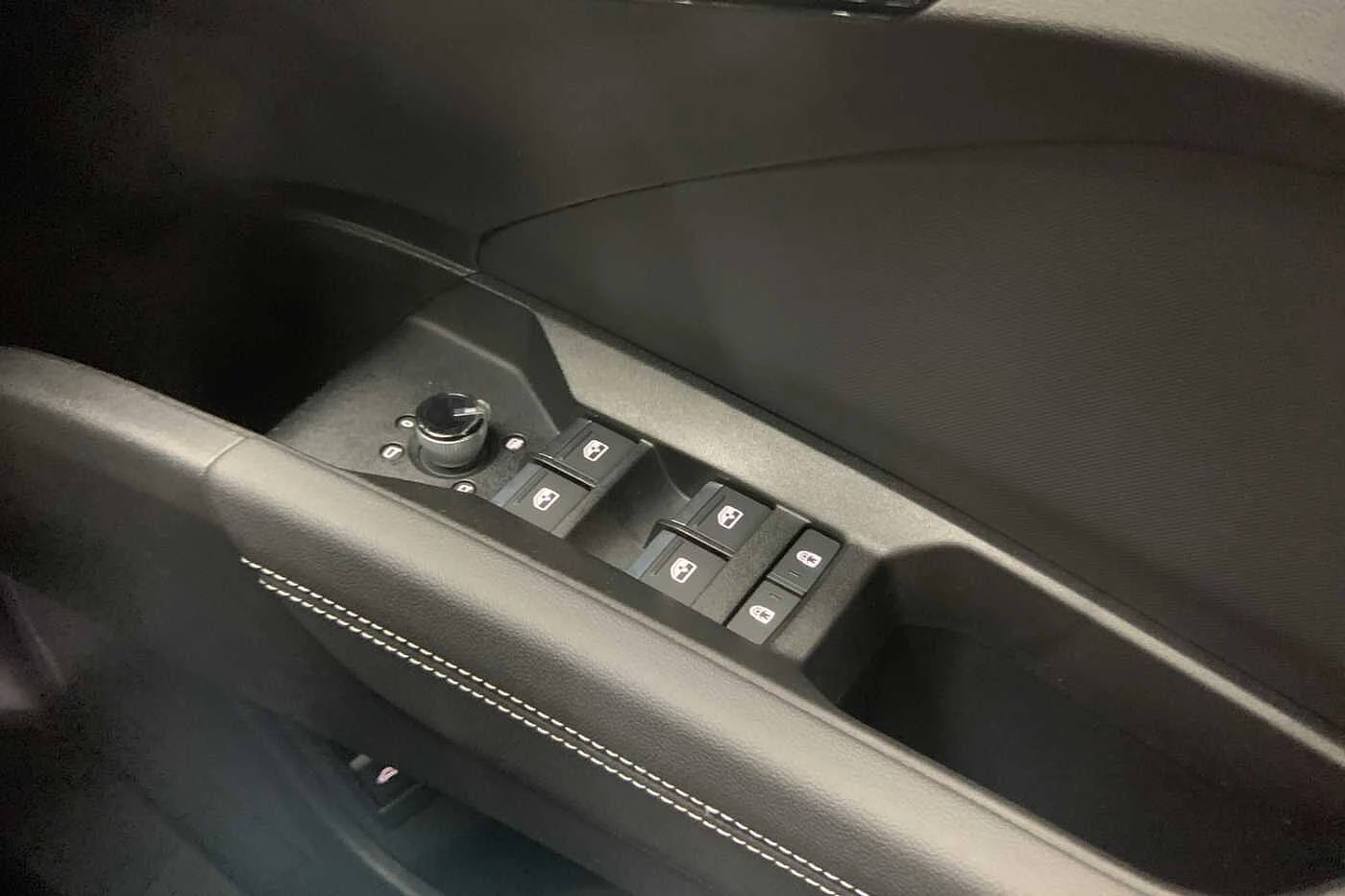 Audi-Q4 e-tron-image-27