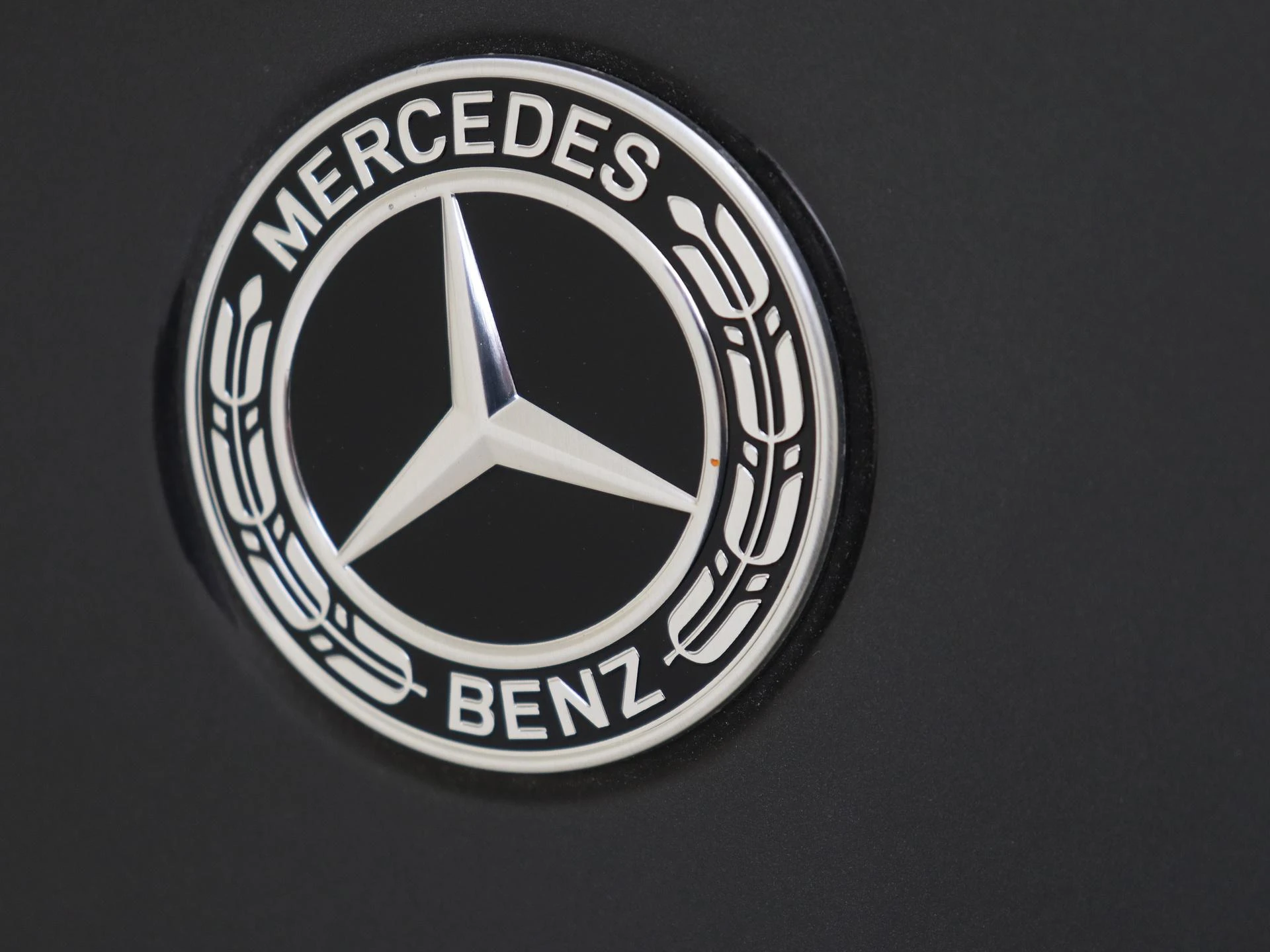 Mercedes-Benz-EQE-image-28