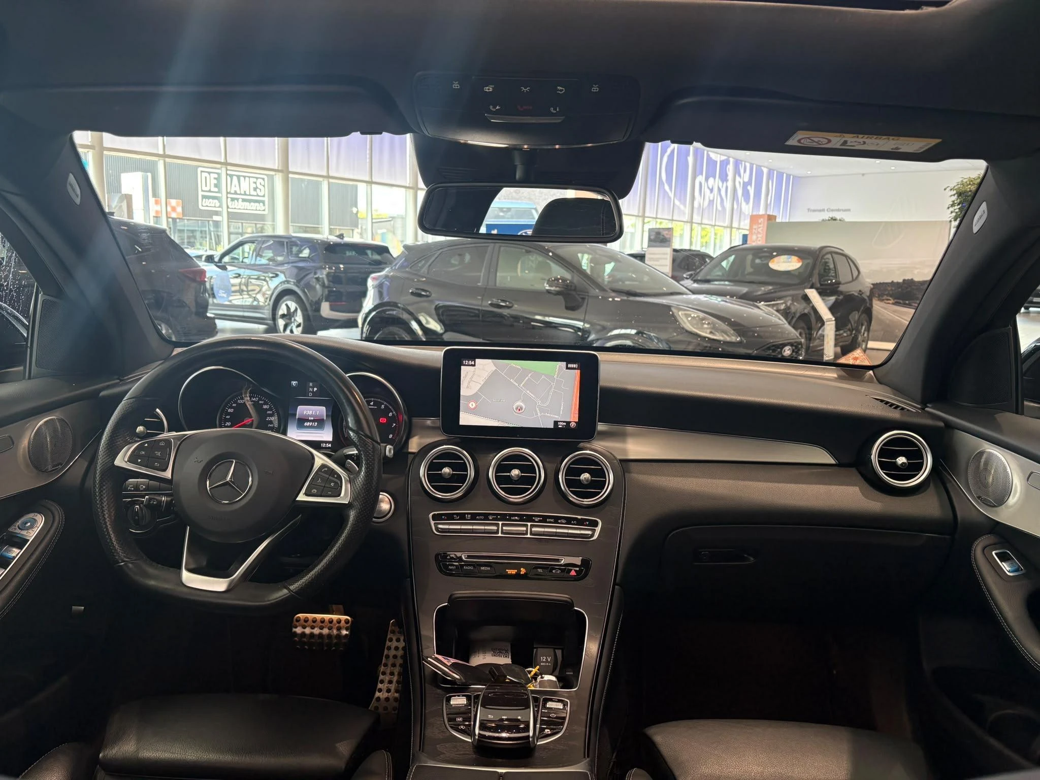 Mercedes-Benz-GLC-image-15