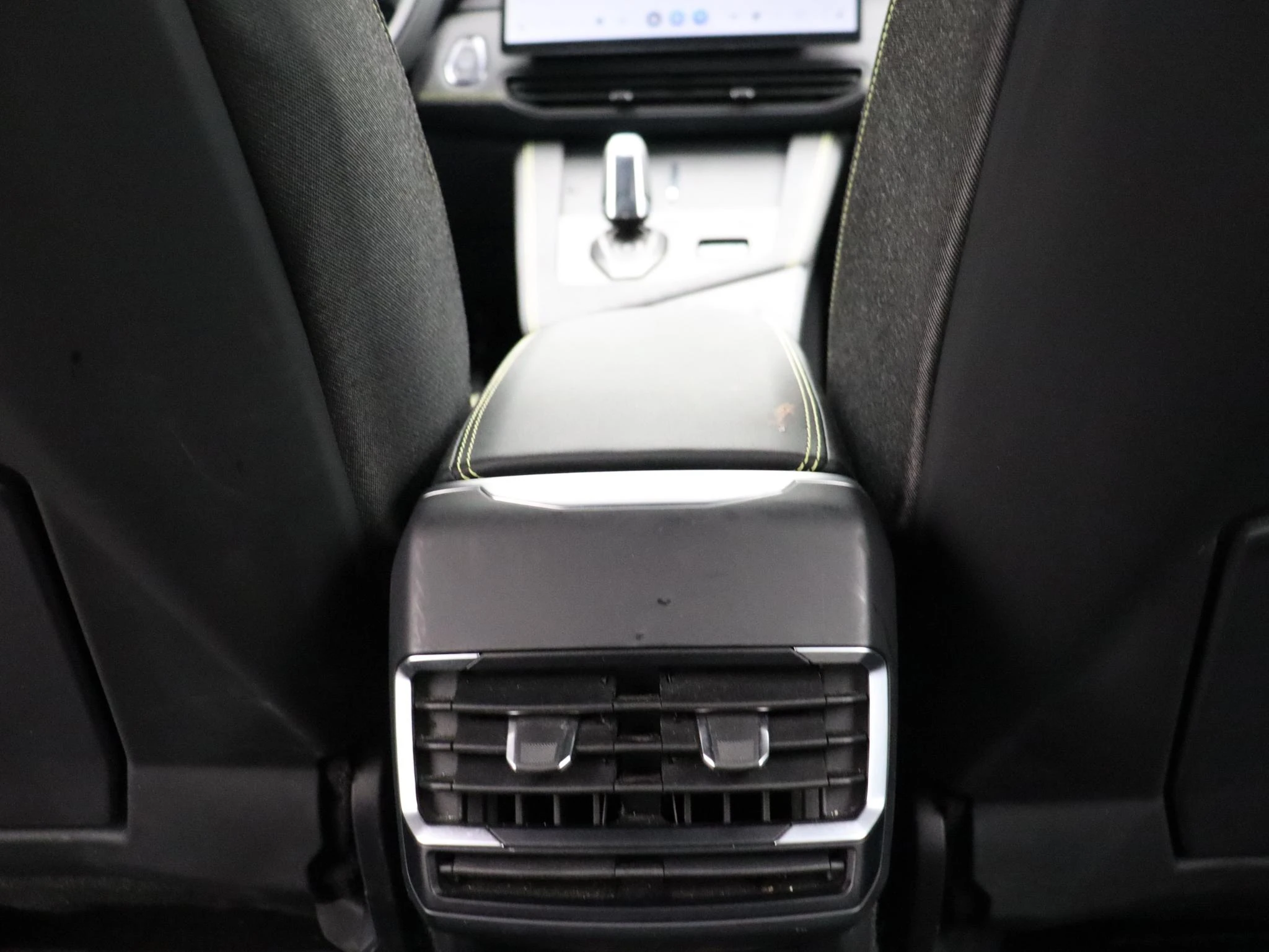 Lynk & Co-01-image-18