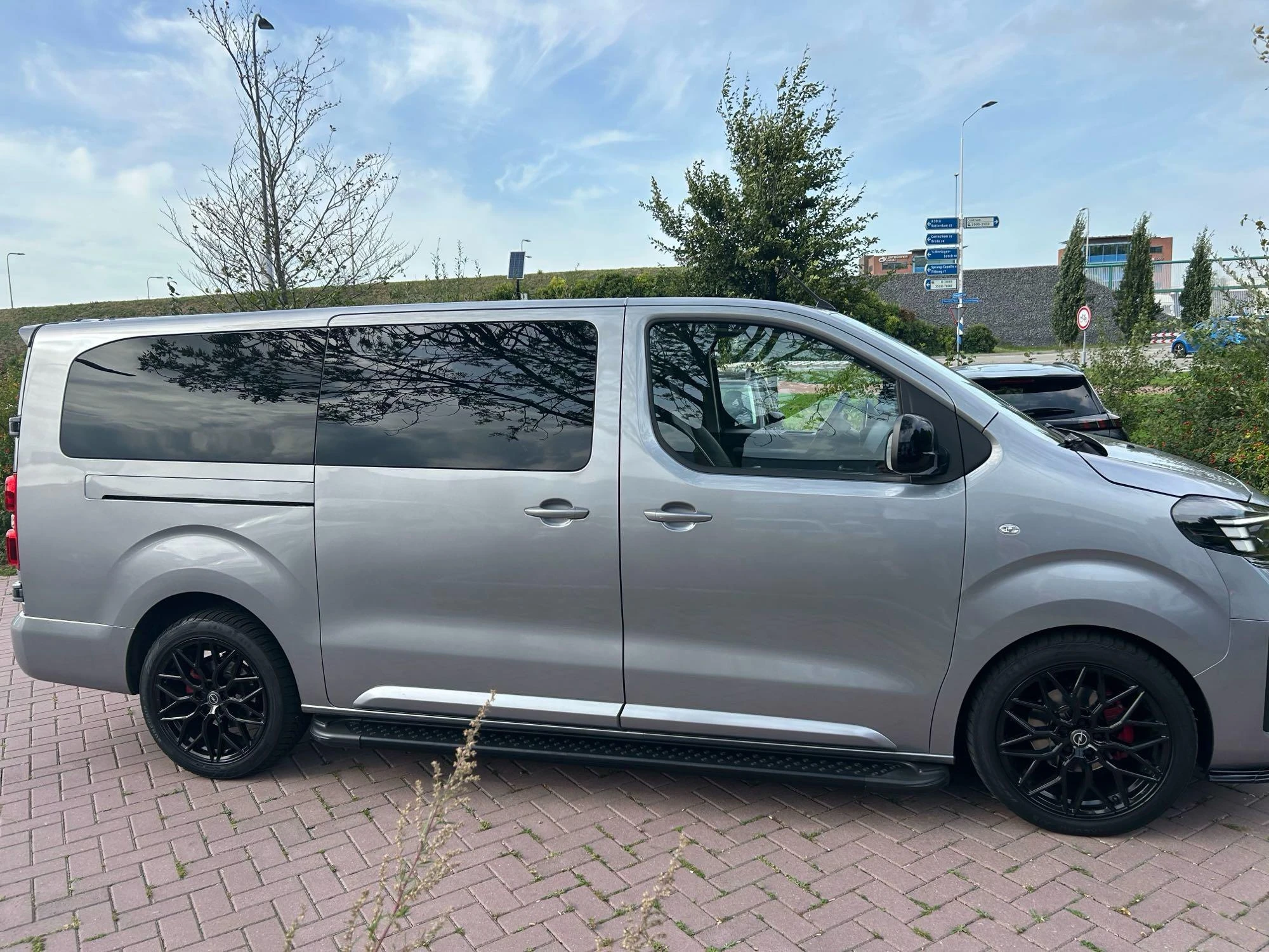 Opel-Vivaro-image-12