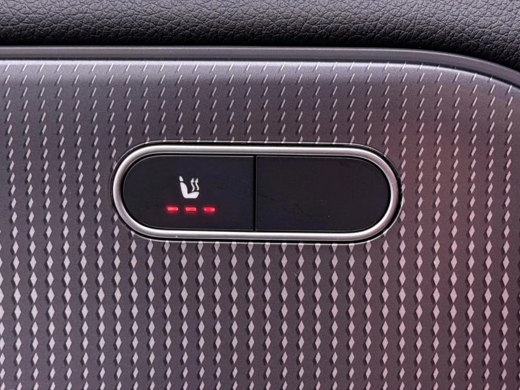Mercedes-Benz-EQA-image-6