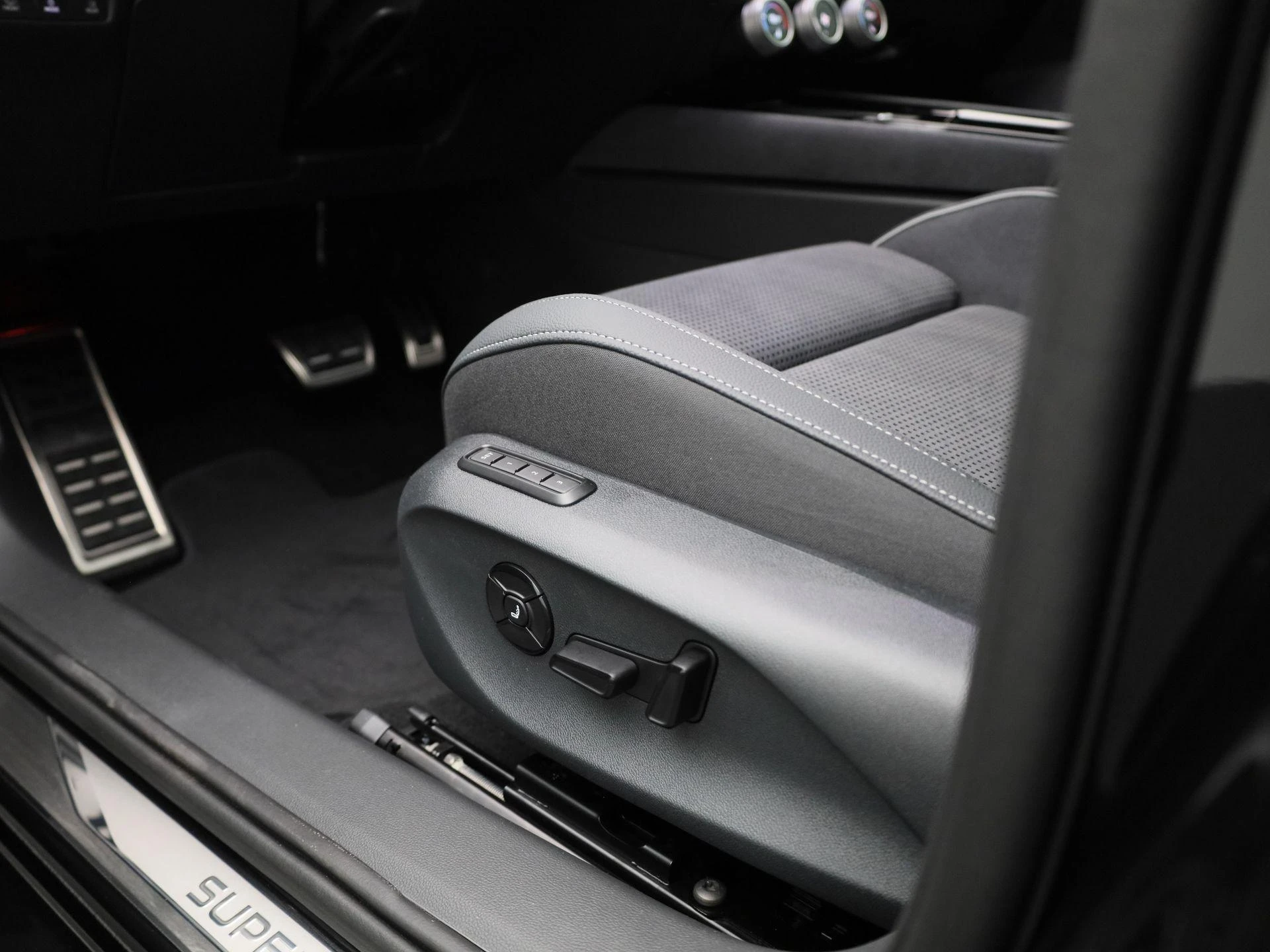 Škoda Superb Combi 1.5 TSI PHEV Sportline Business 204 PK