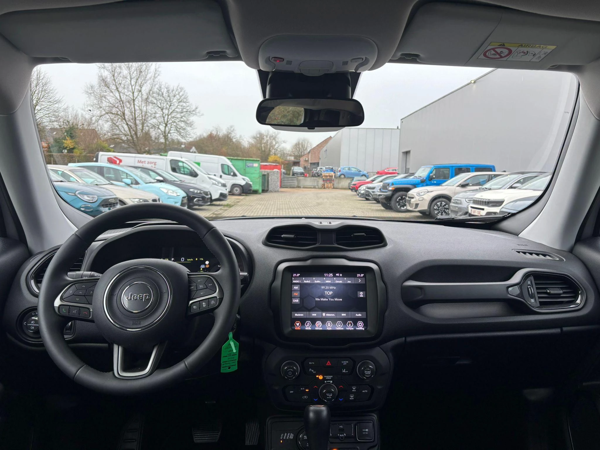 Jeep-Renegade-image-9