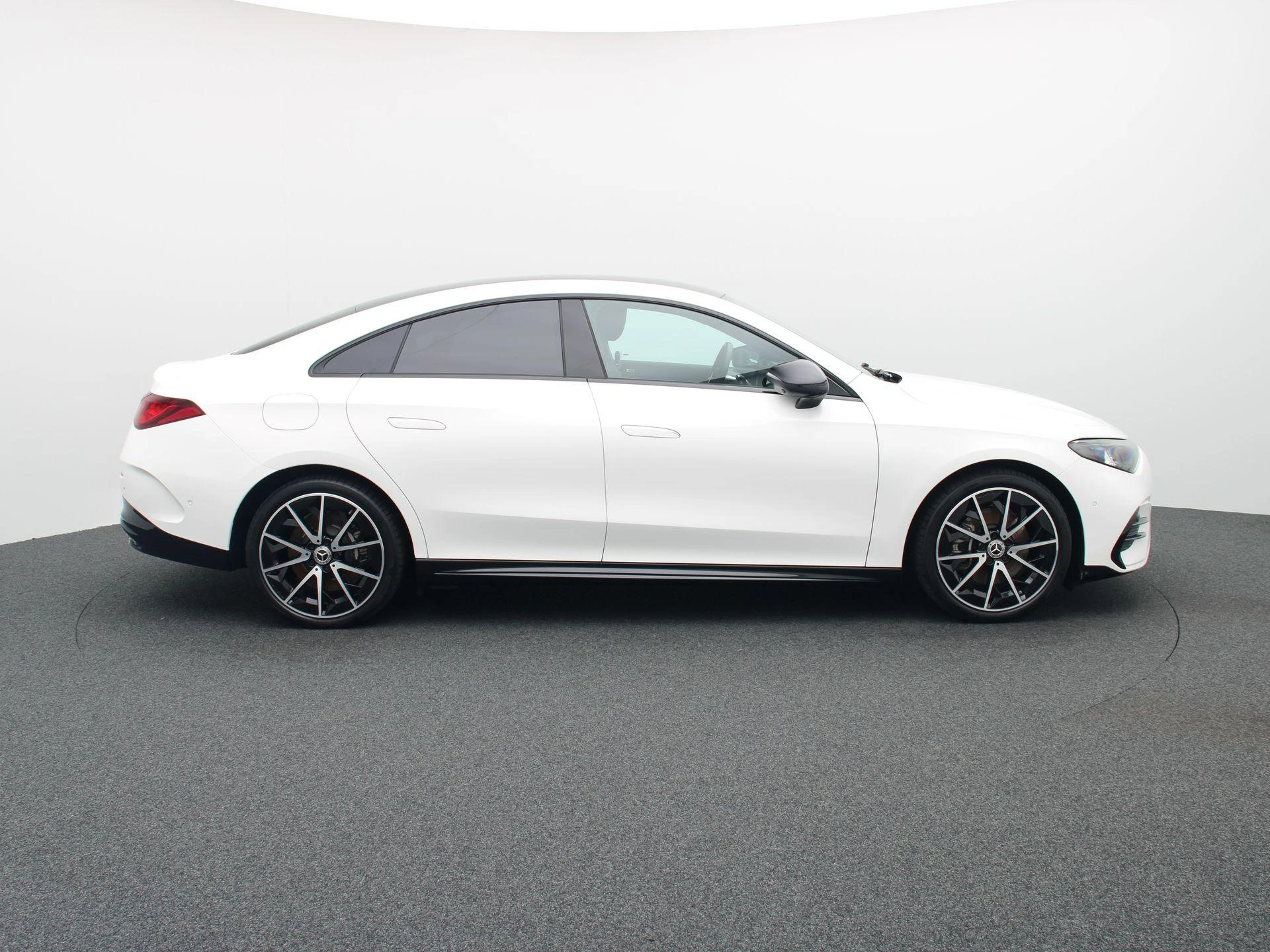Mercedes-Benz-CLA-image-5