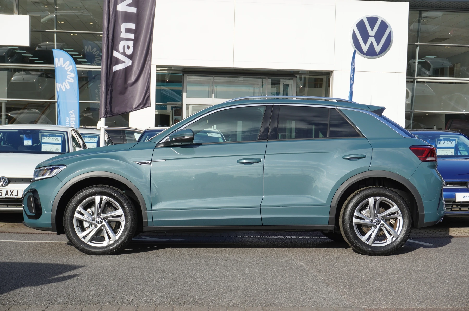 Volkswagen-T-Roc-image-14