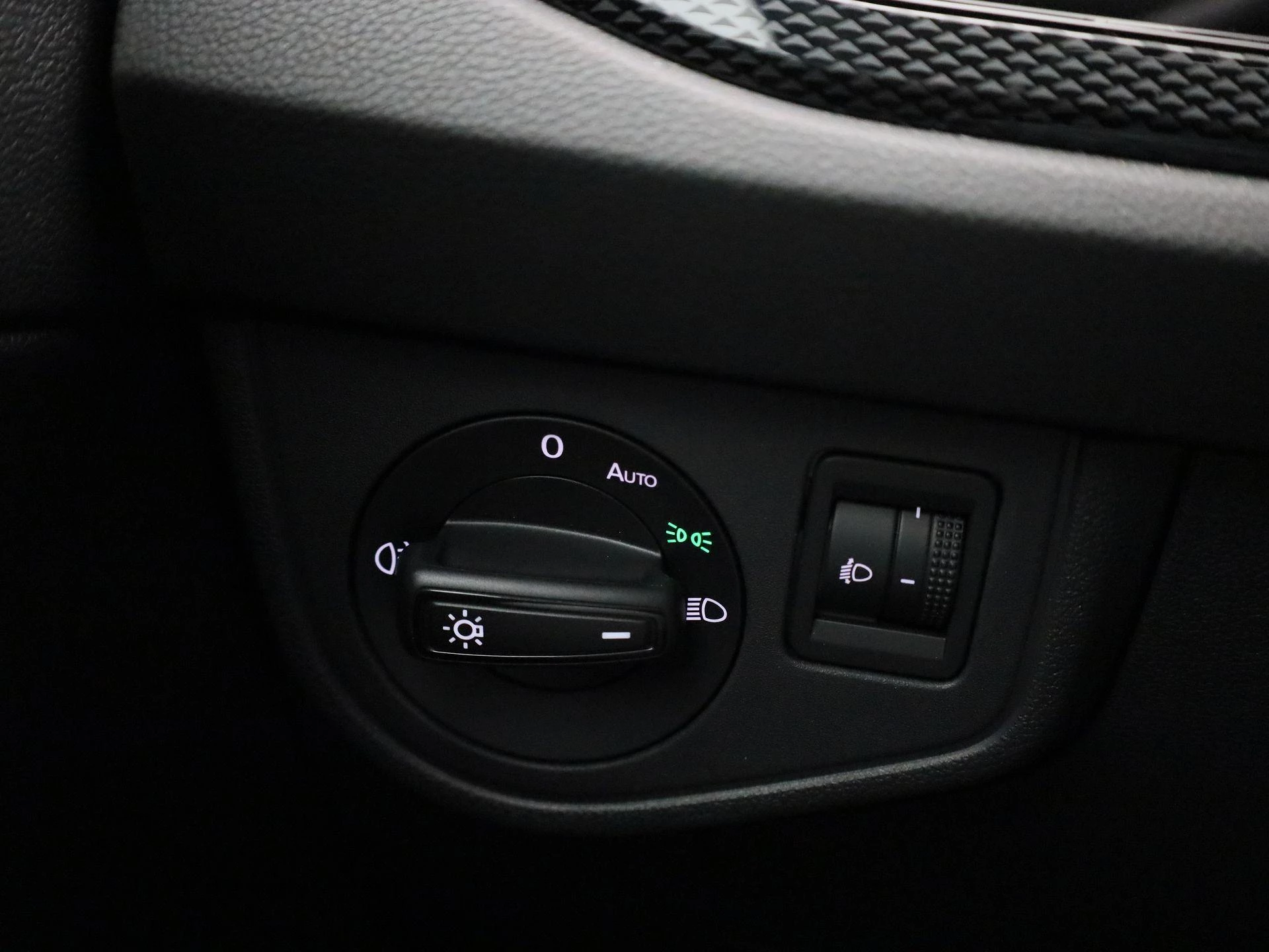 Volkswagen-Polo-image-20