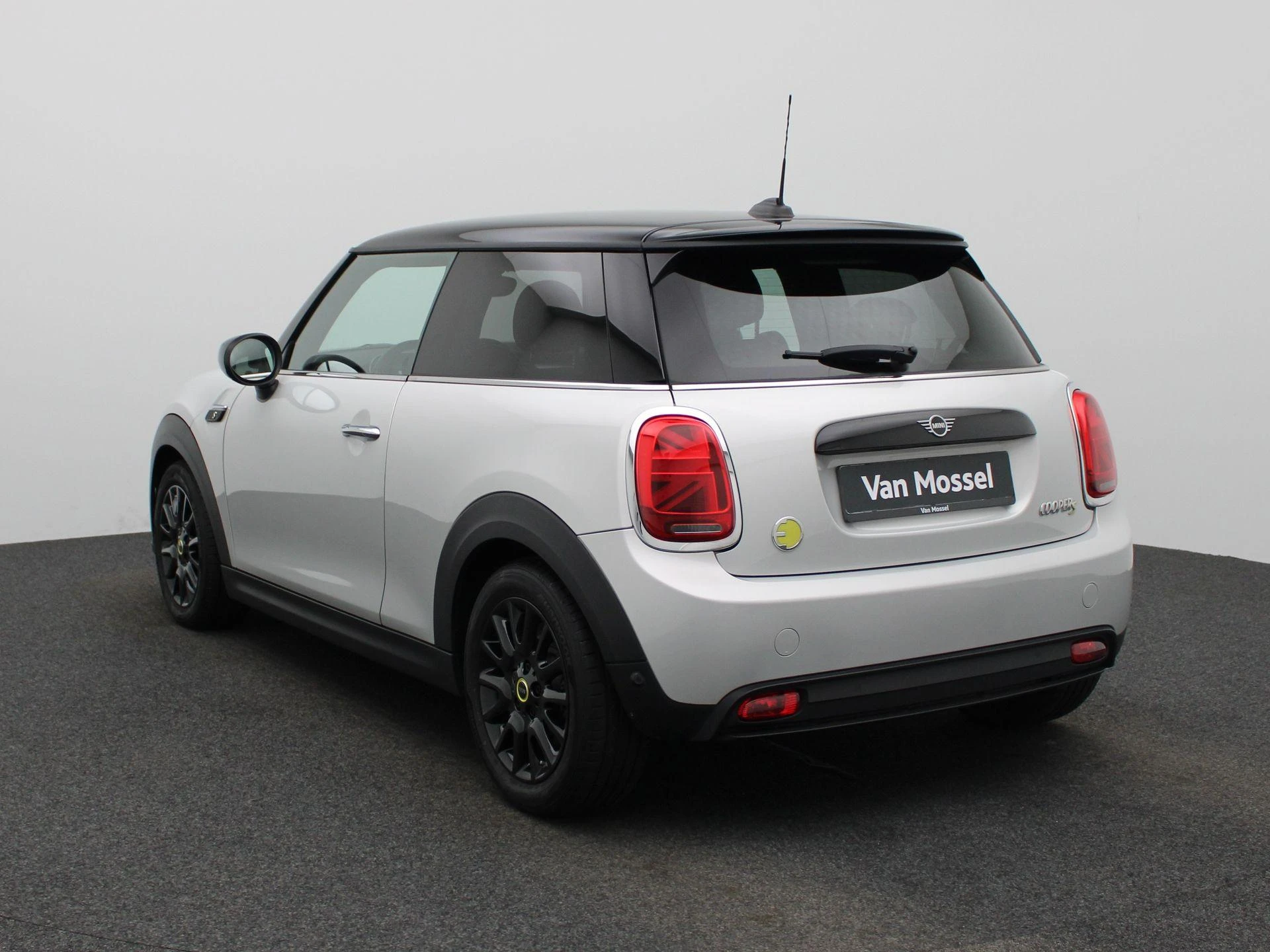 MINI-Cooper-image-1