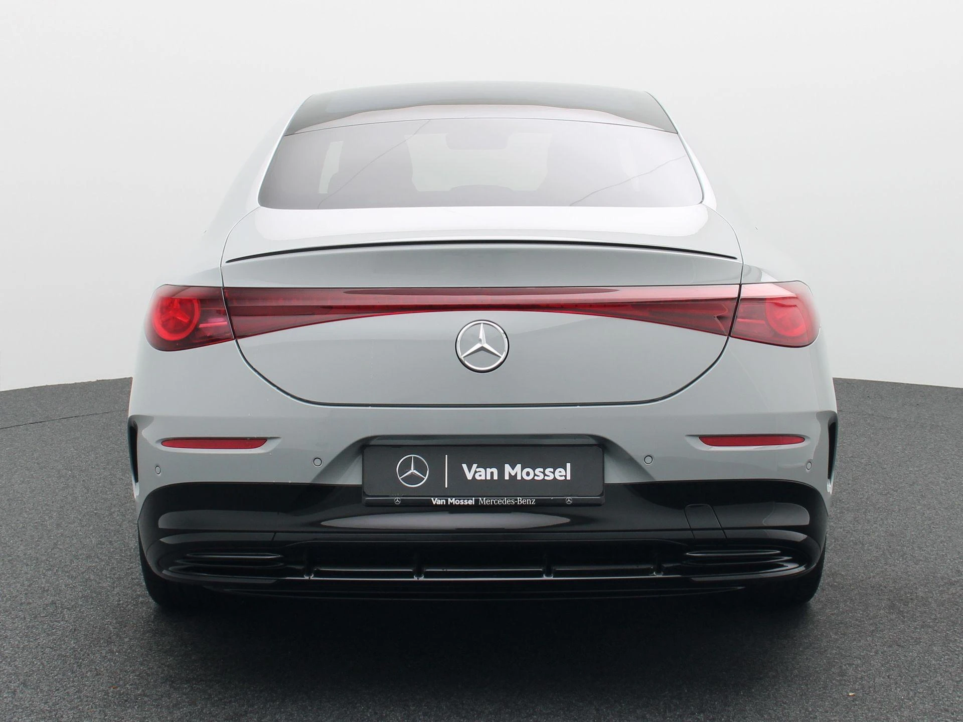 Mercedes-Benz-CLA-image-4
