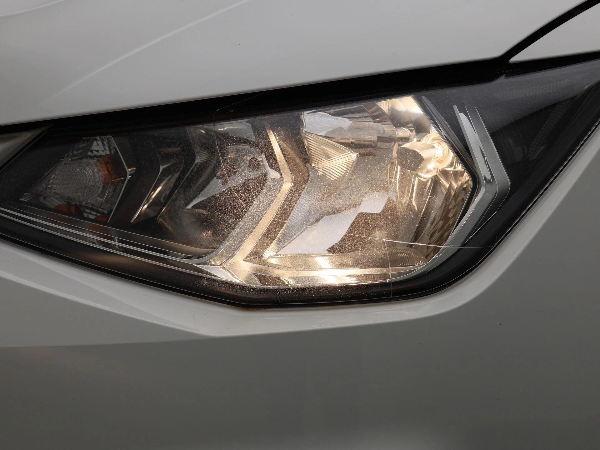 SEAT-Arona-image-12