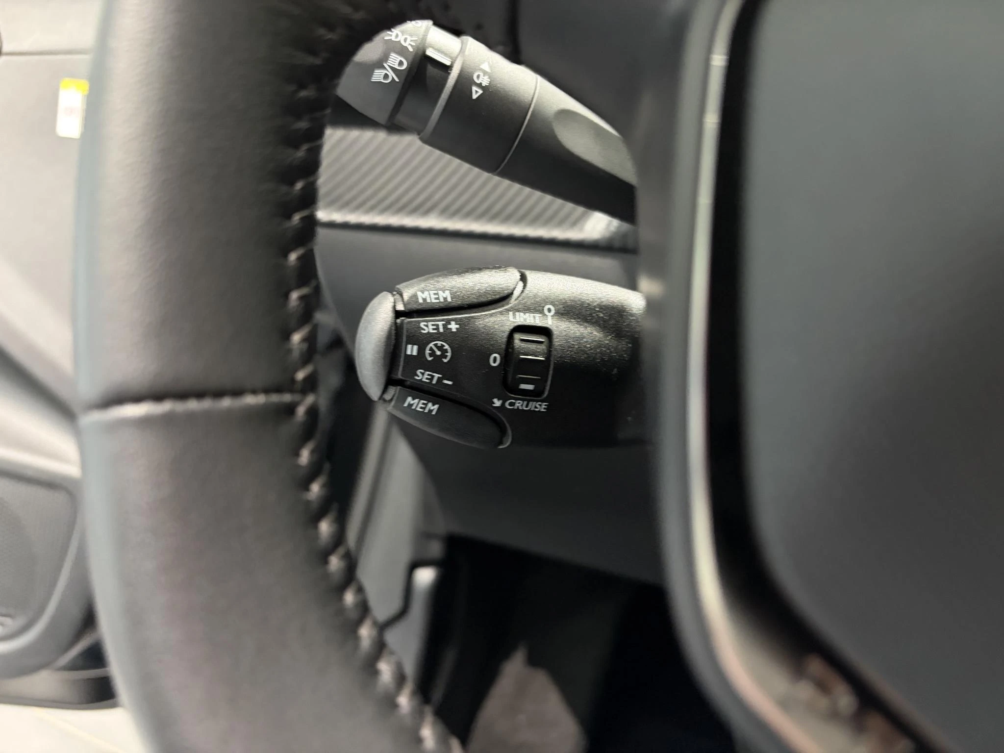 Peugeot-e-208-image-13