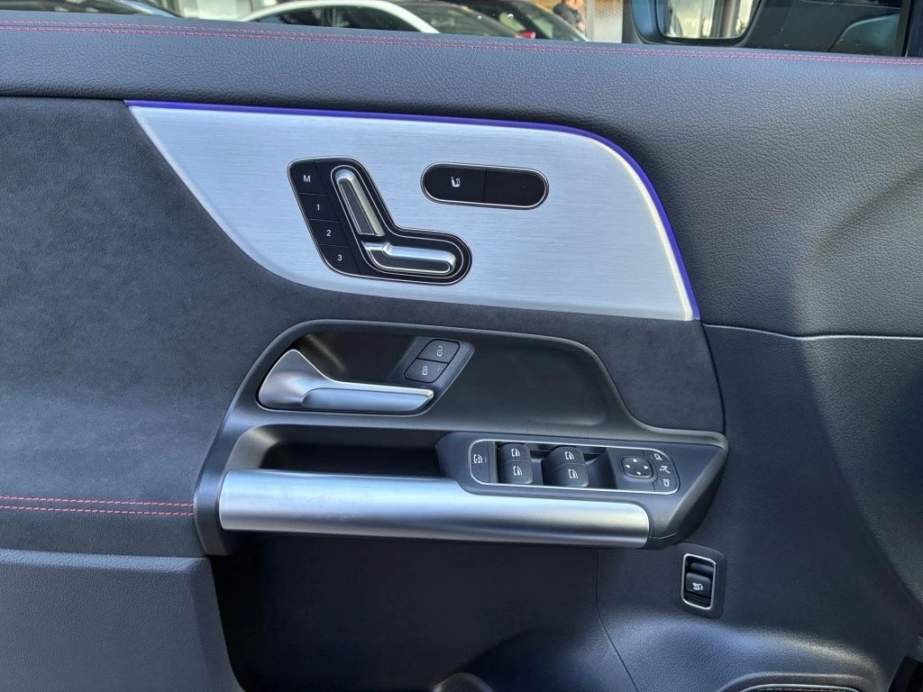 Mercedes-AMG-GLA 45 S AMG-image-8