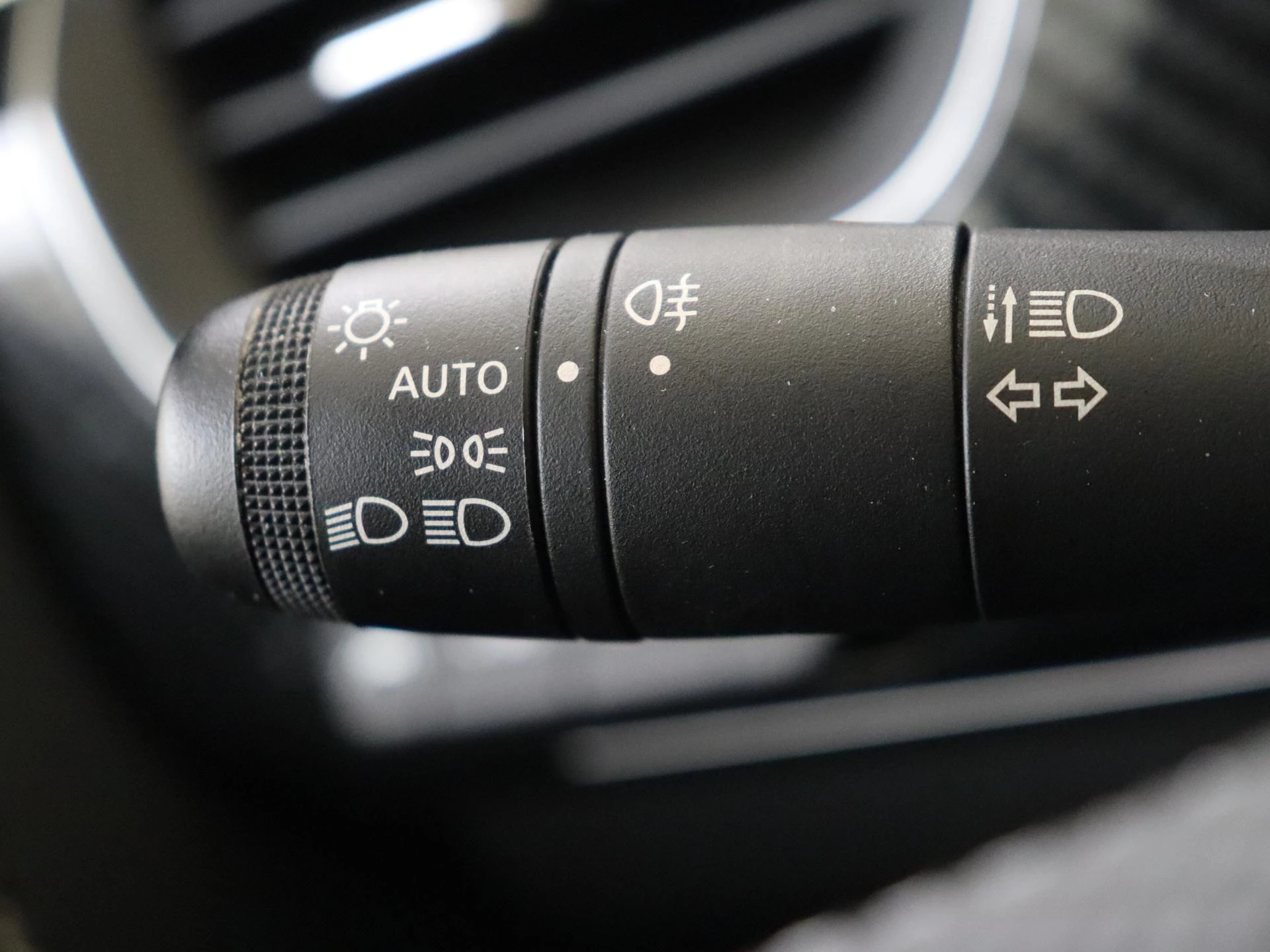 Renault-Arkana-image-23