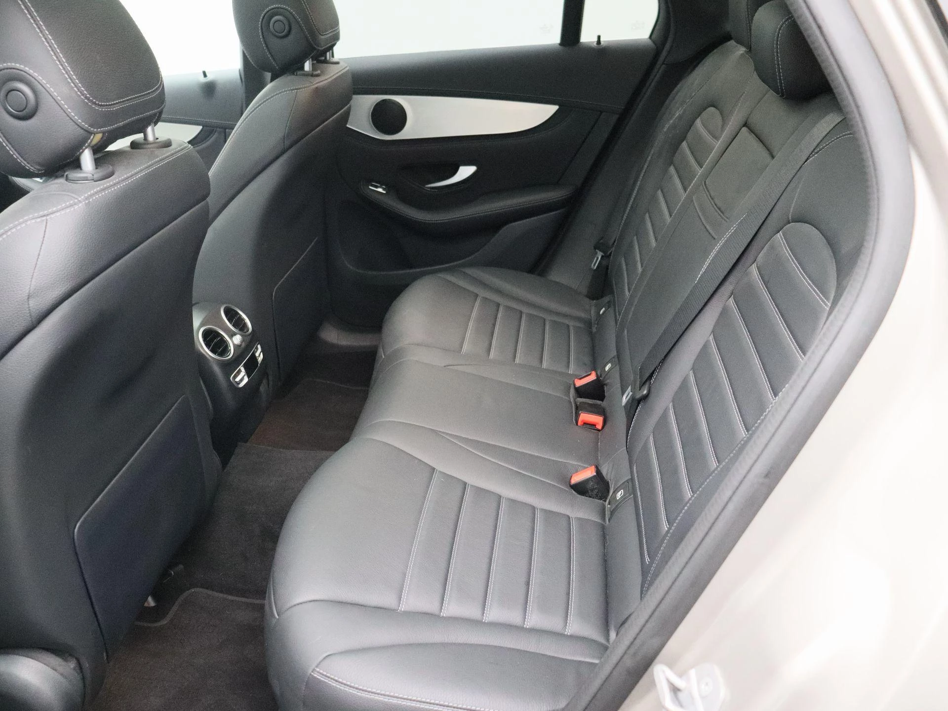 Mercedes-Benz GLC 300d SUV + LEDER + PANORAMISCH DAK + CARPLAY + TREKHAAK +