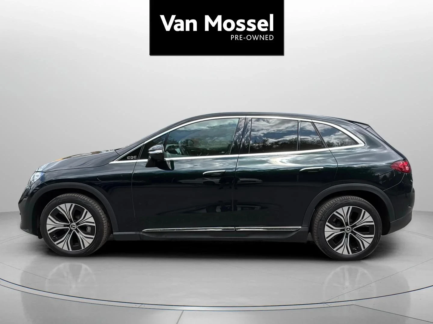 Mercedes-Benz-EQE-image-1