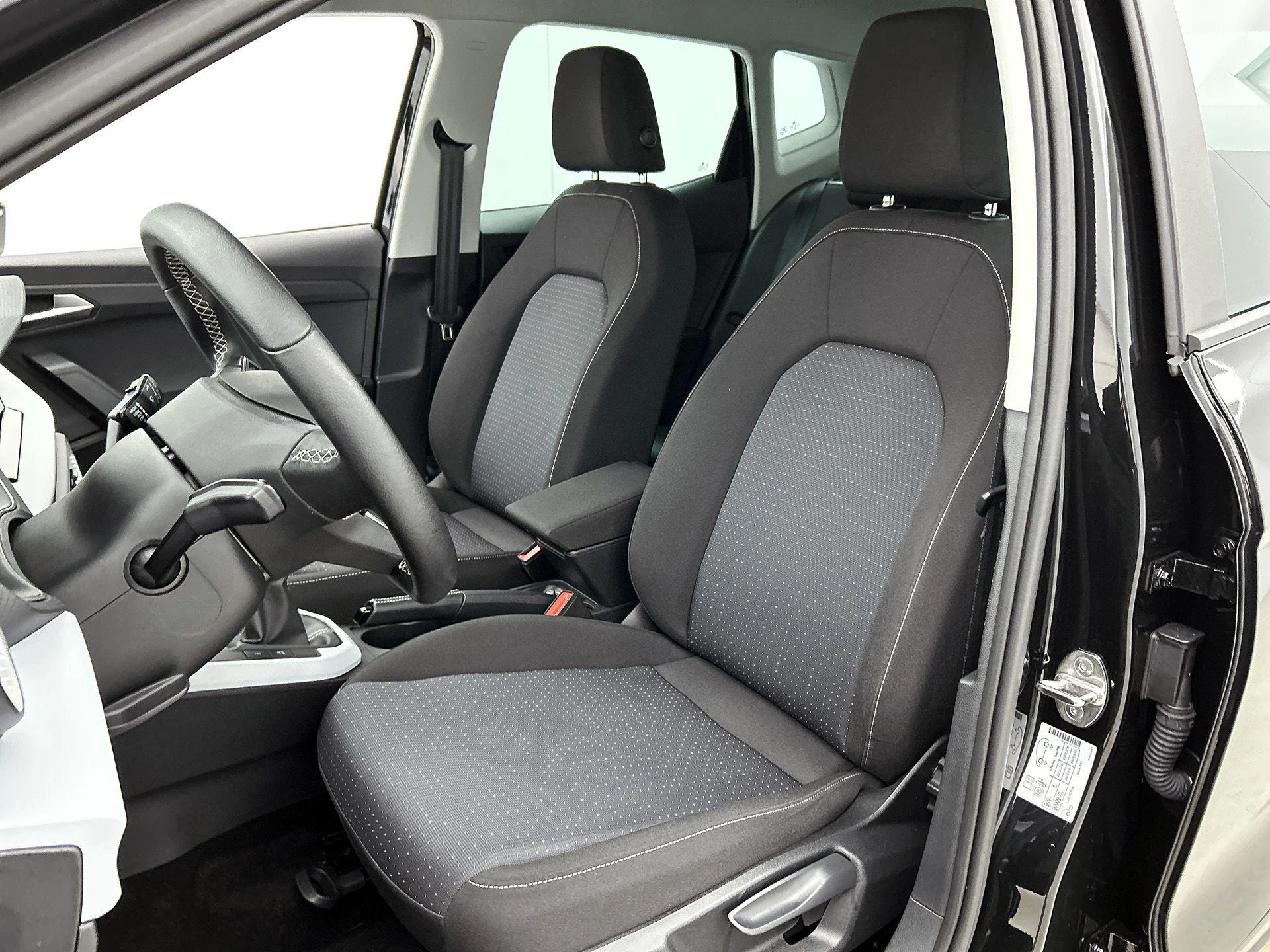 SEAT-Arona-image-36