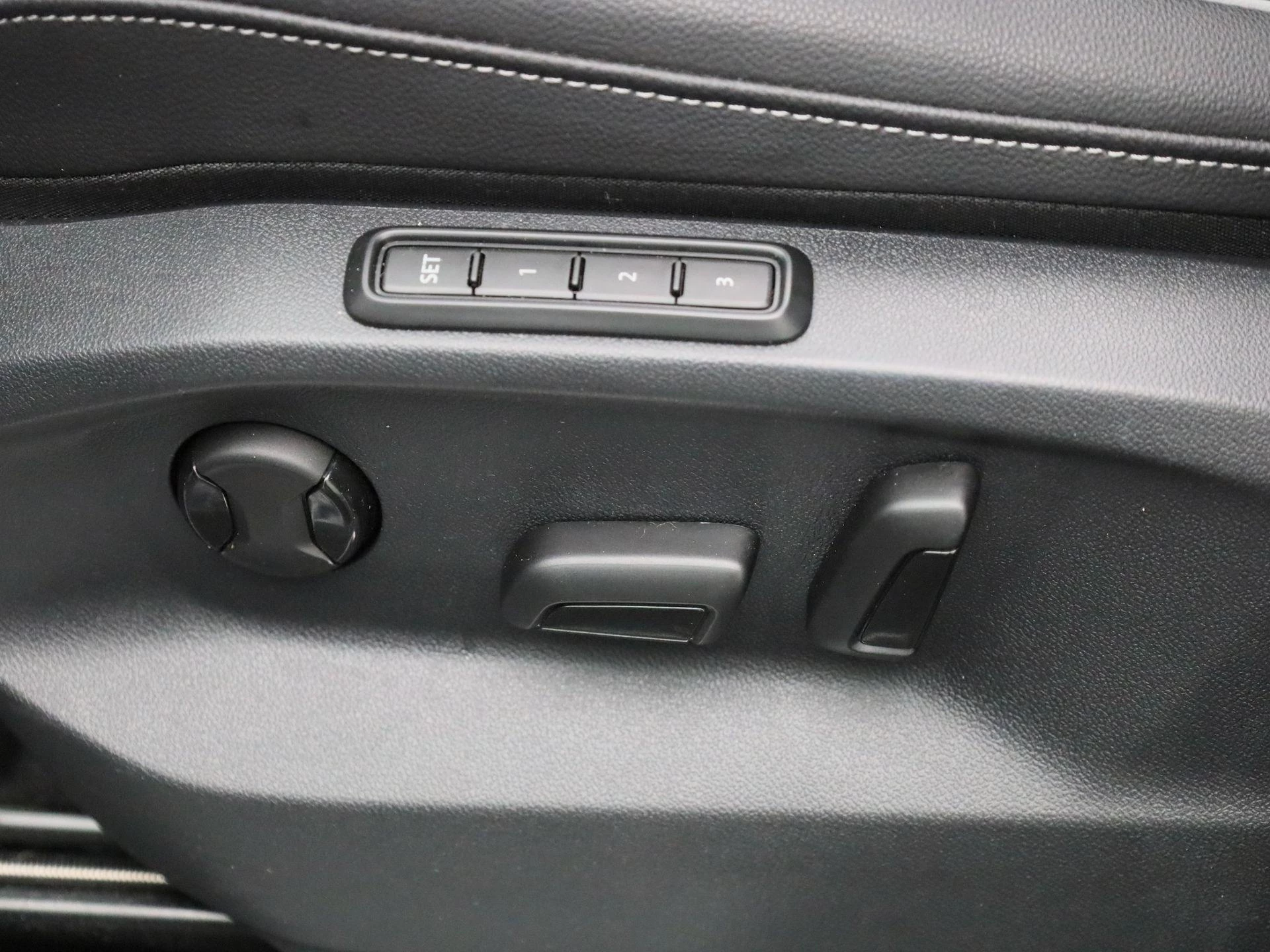Volkswagen-Tiguan-image-46