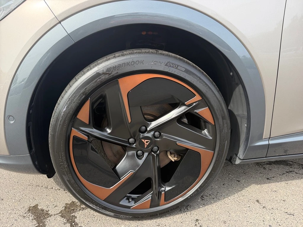 CUPRA-Tavascan-image-2