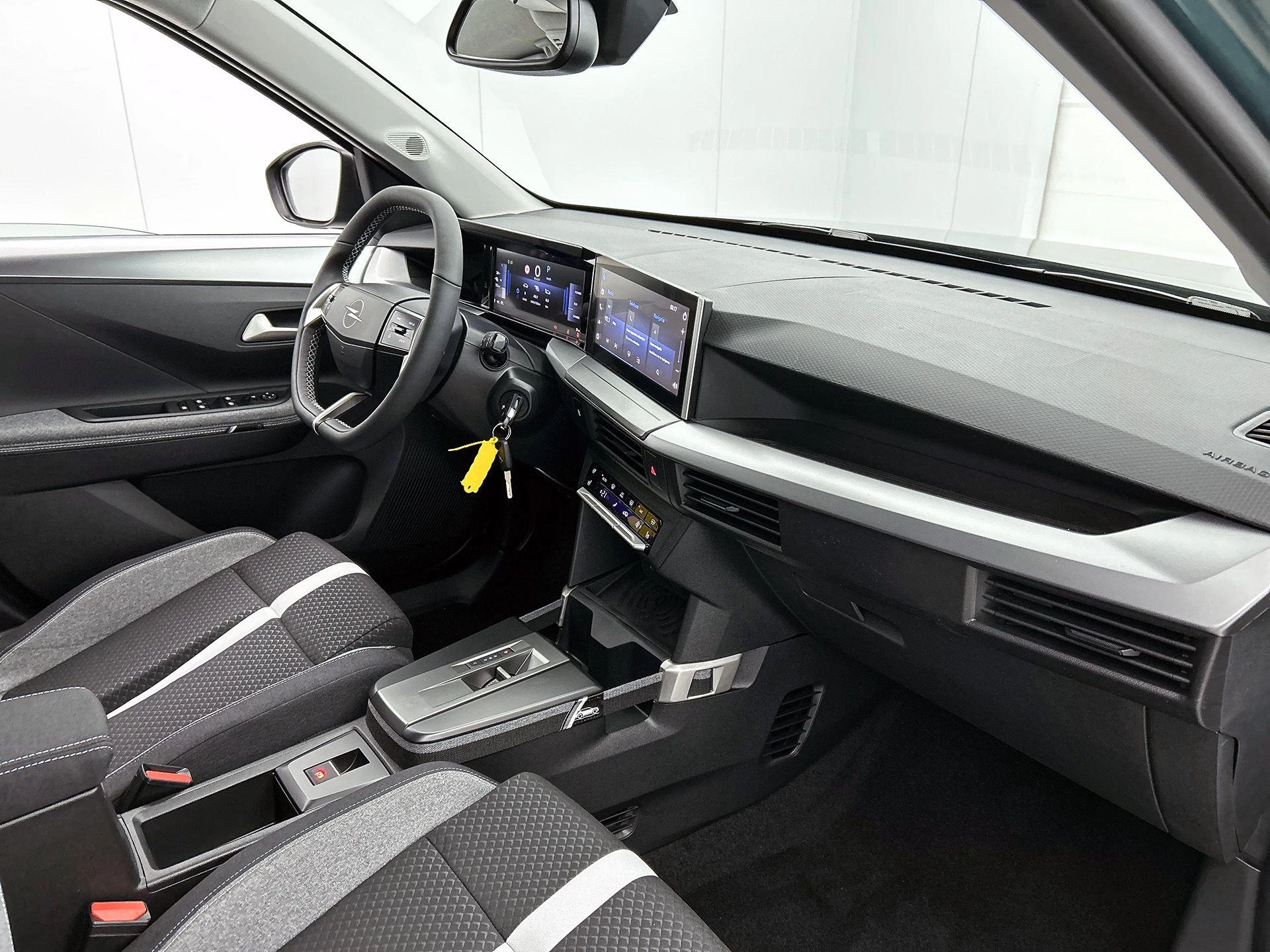 Opel-Frontera-image-19