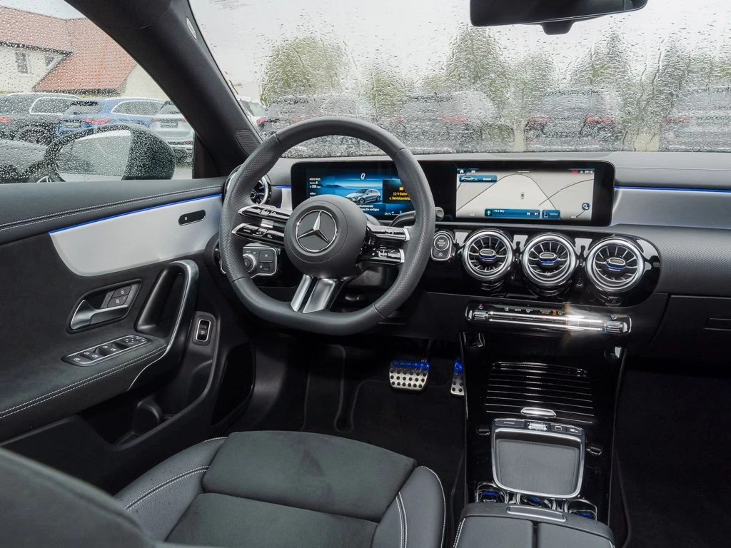 Mercedes-Benz-CLA 220 d-image-8