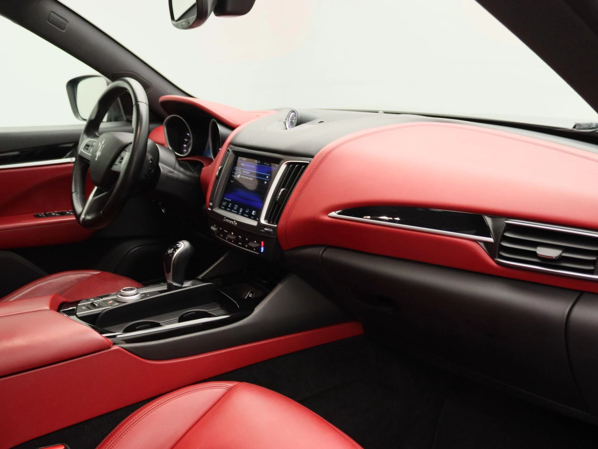 Maserati-Levante-image-25