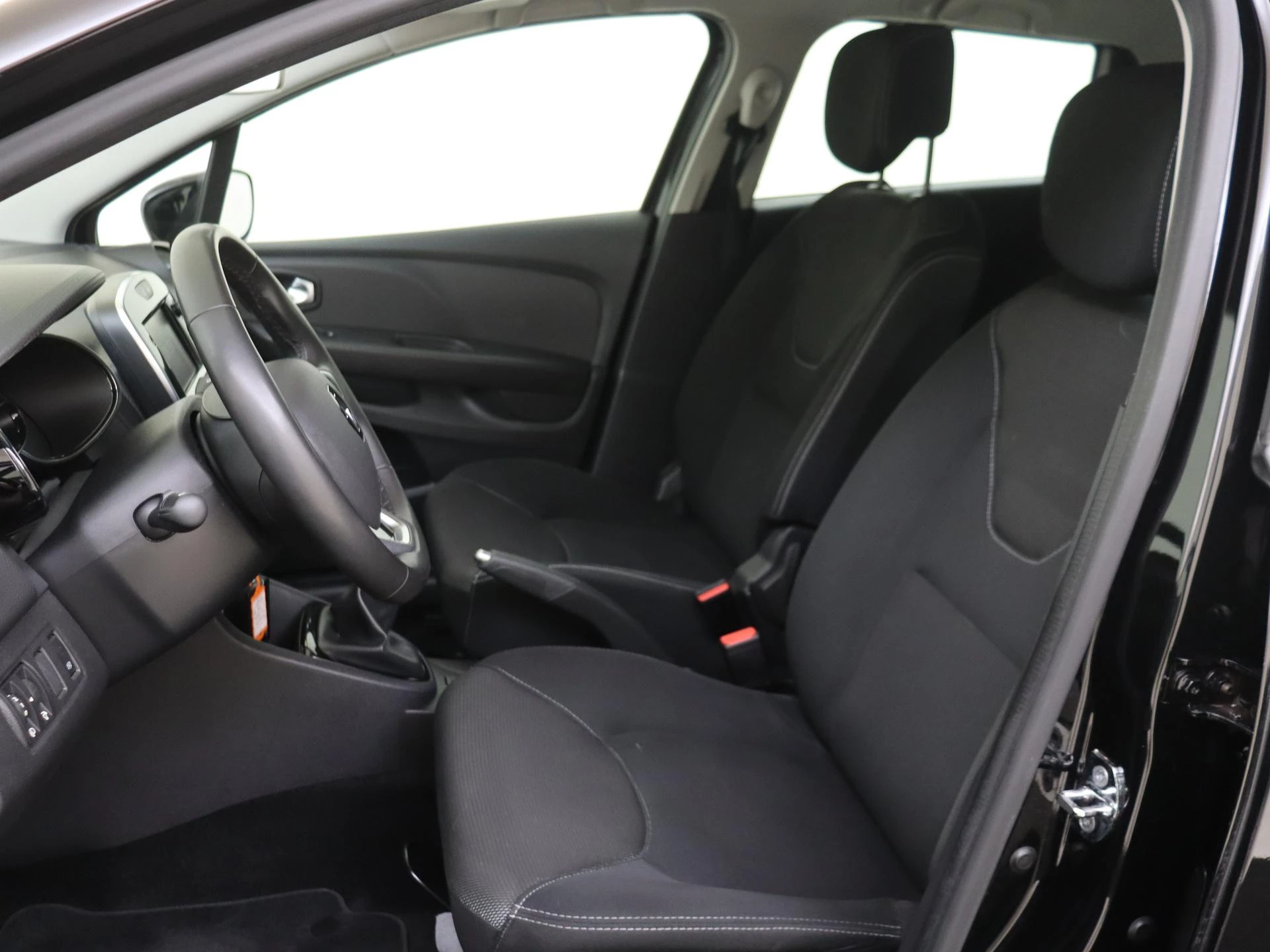Renault-Clio-image-14