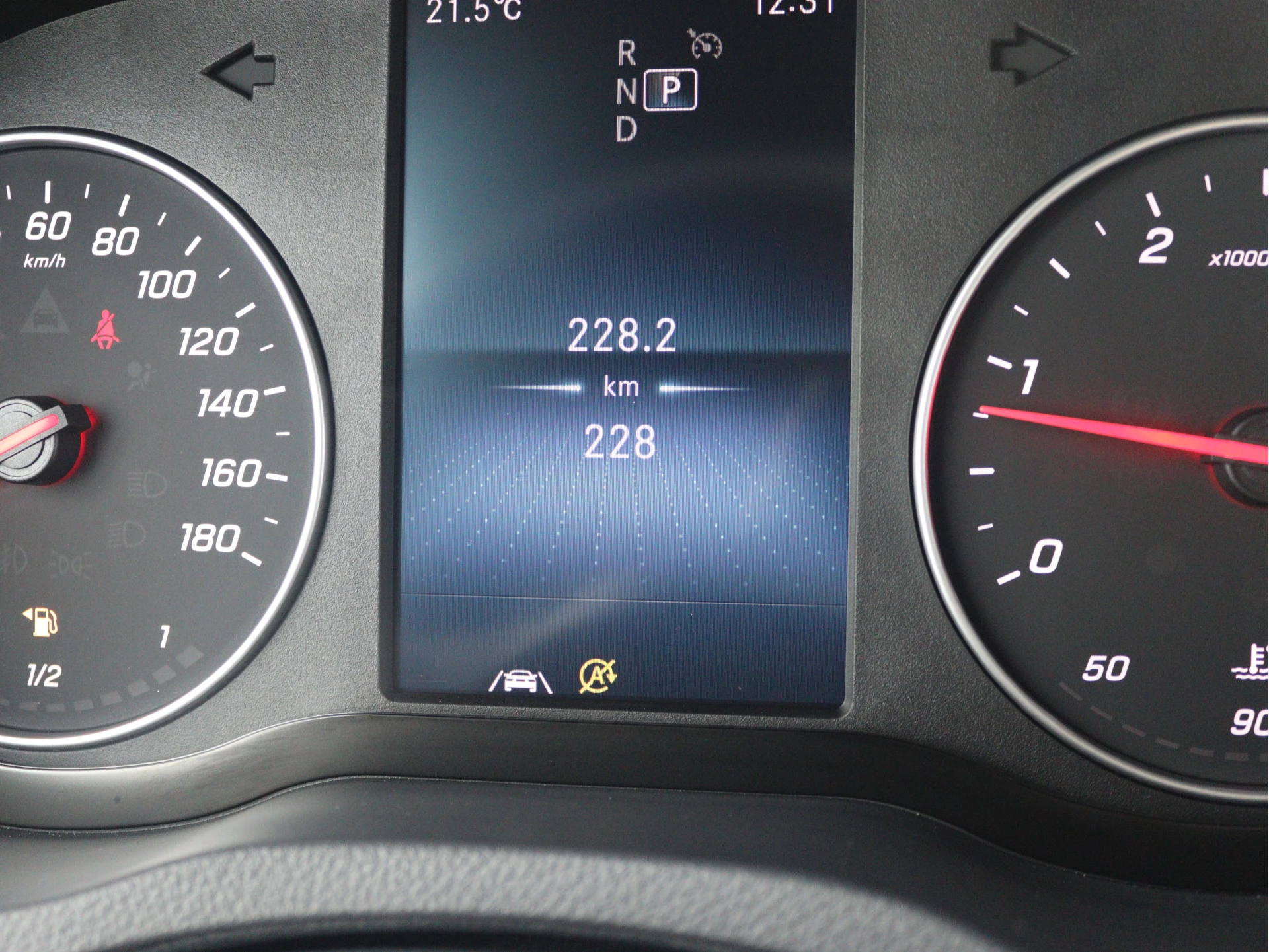 Mercedes-Benz-Sprinter-image-7