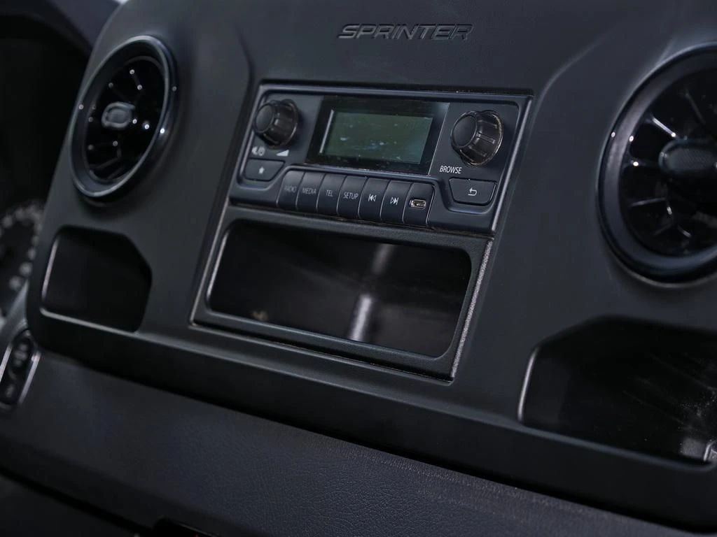 Mercedes-Benz-Sprinter 317-image-10