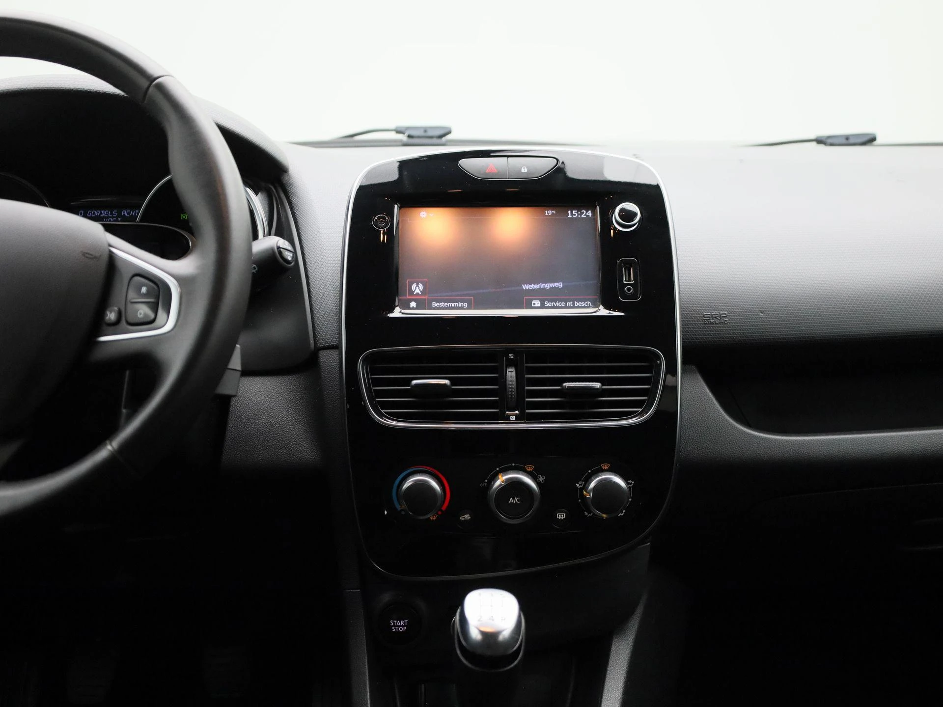 Renault-Clio-image-8