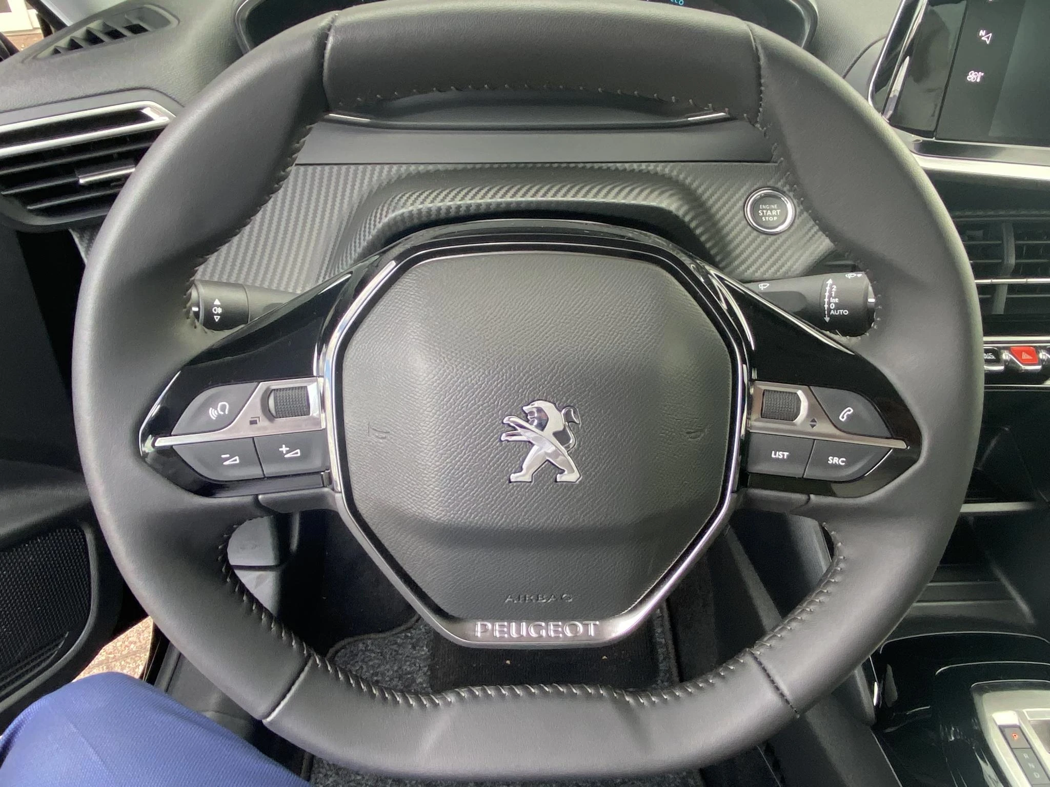 Peugeot-e-208-image-43