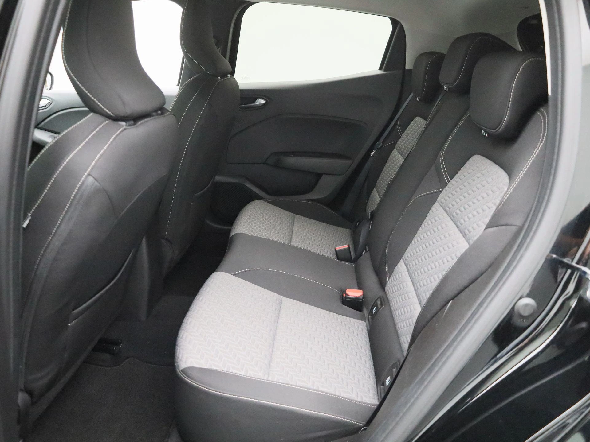 Renault-Clio-image-10