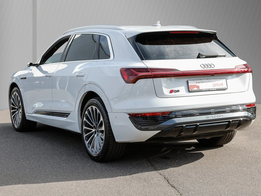 Audi-Q8 e-tron-image-6