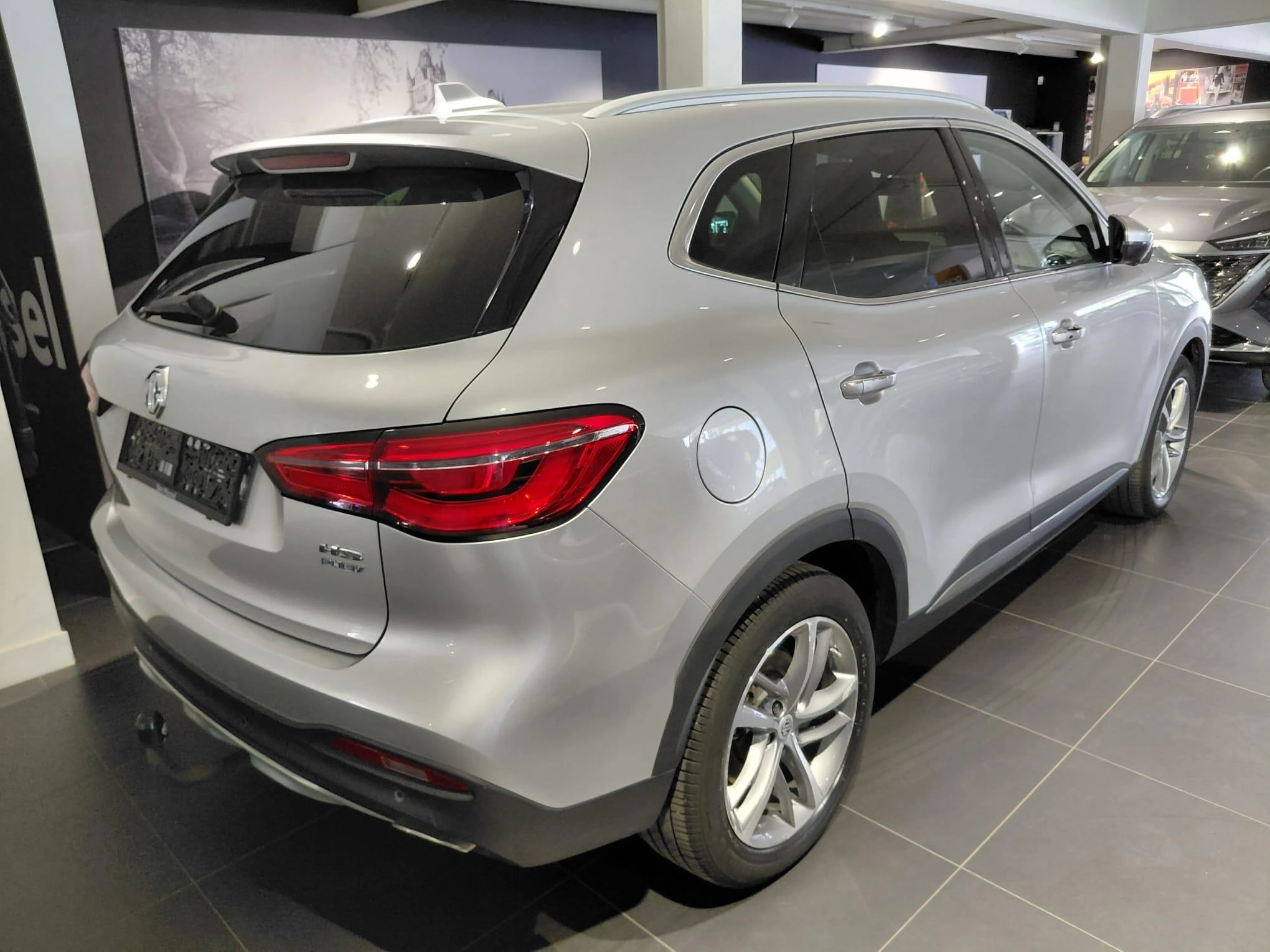 MG EHS 1.5T Luxury